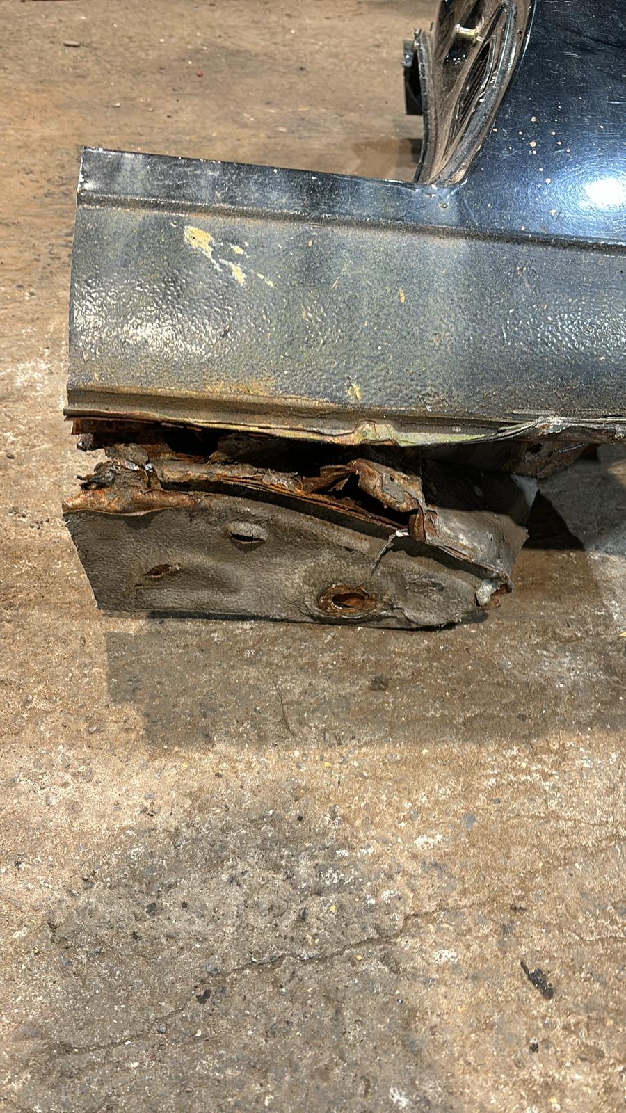 924 rear left wing, early type from a 1976 car - Image 15
