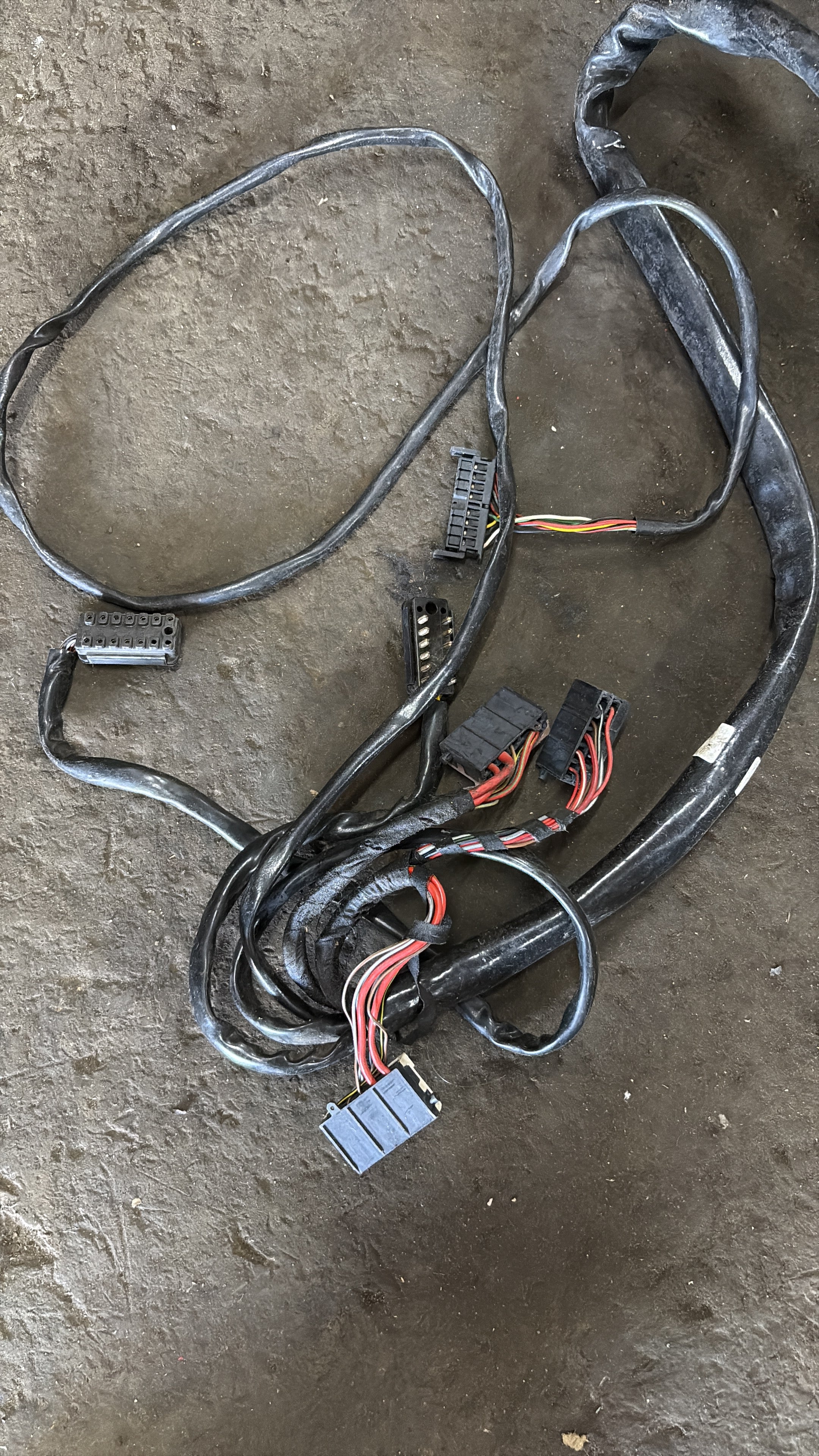 928 S4 engine bay loom wiring, used, for spares or repair, 92761200106 RHD - Image 3