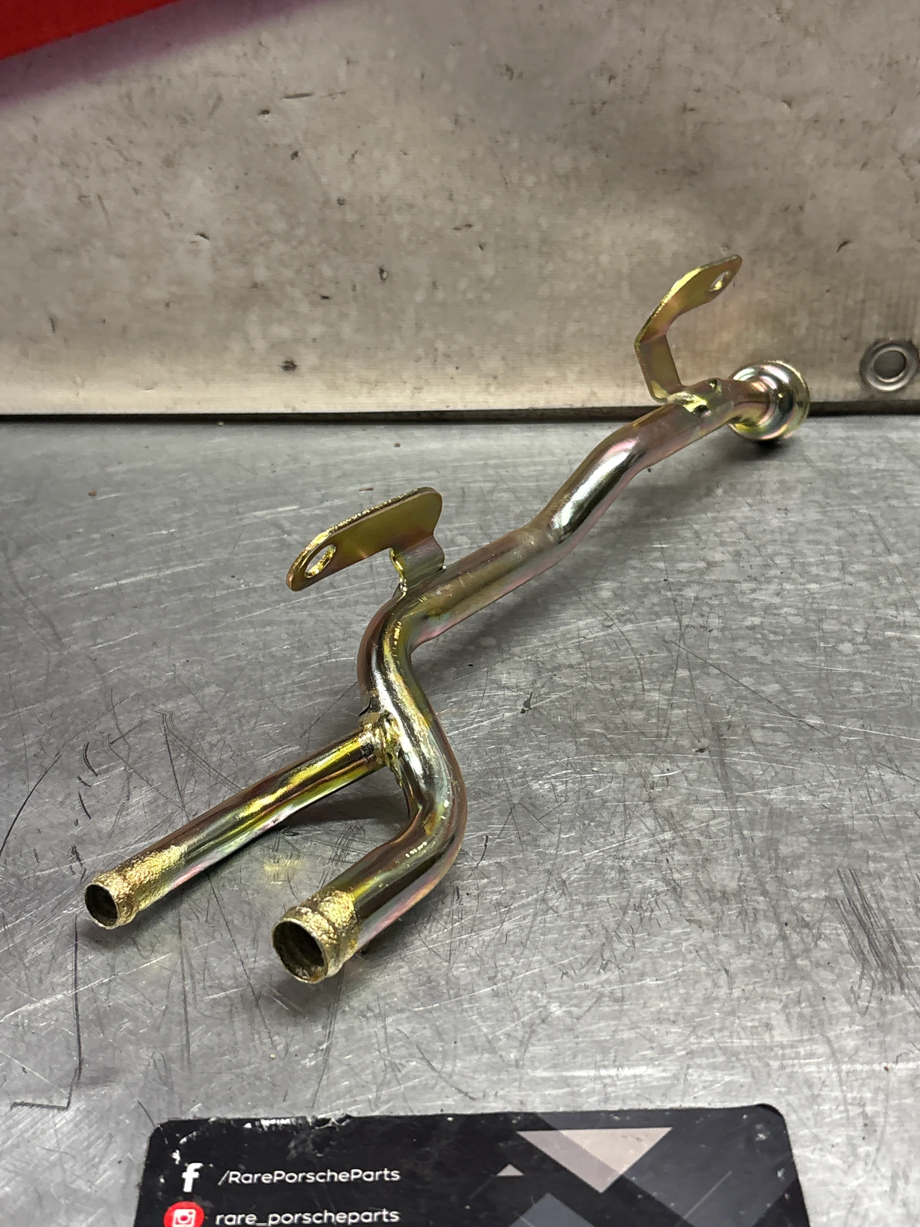 Porsche 924 2.0 water transfer pipe 047121073 refurbished - Image 2