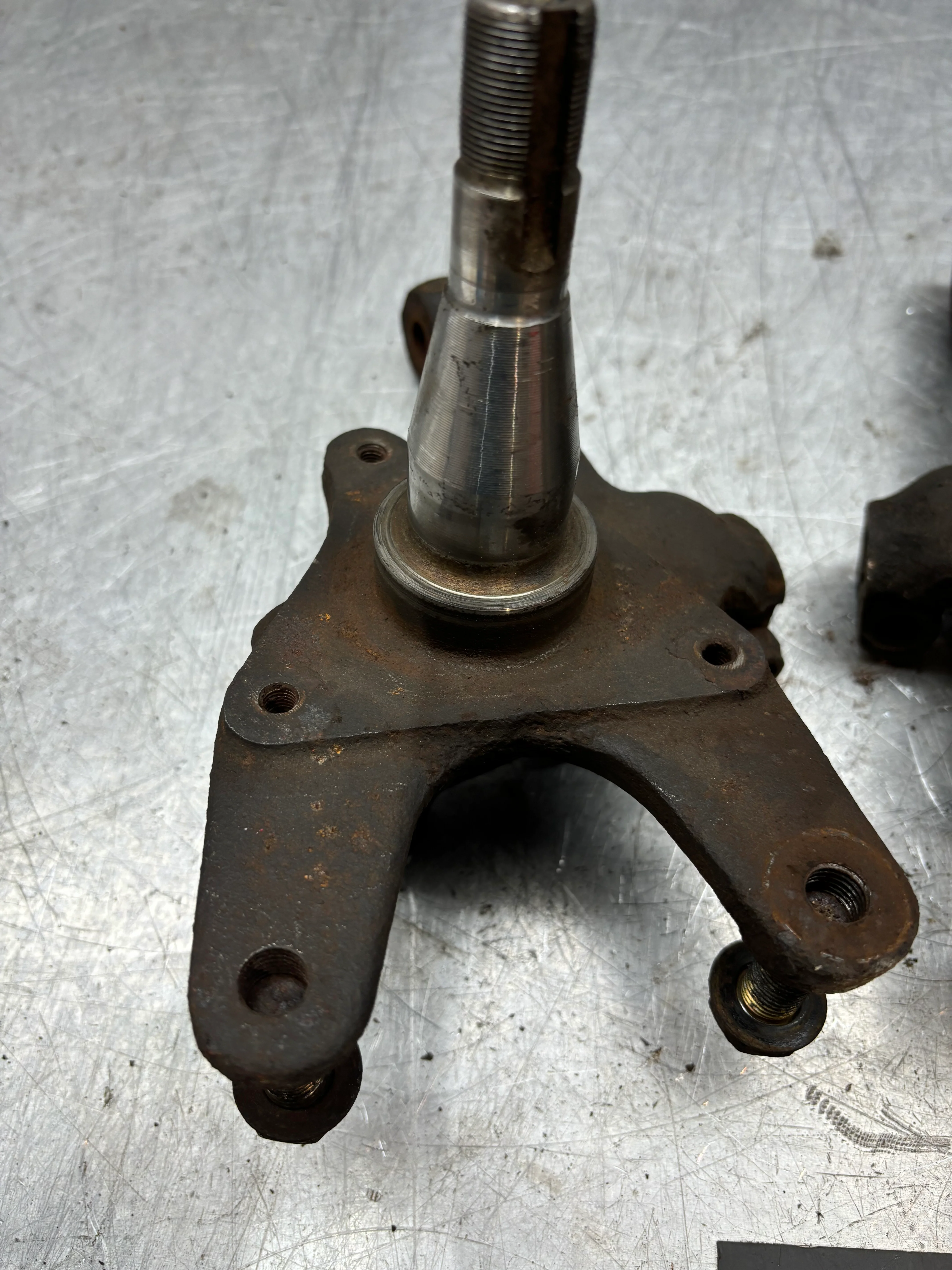 Porsche 924 76-78 pair of Front Spindle, knuckle, 477407312G 477407311G, used - Image 2