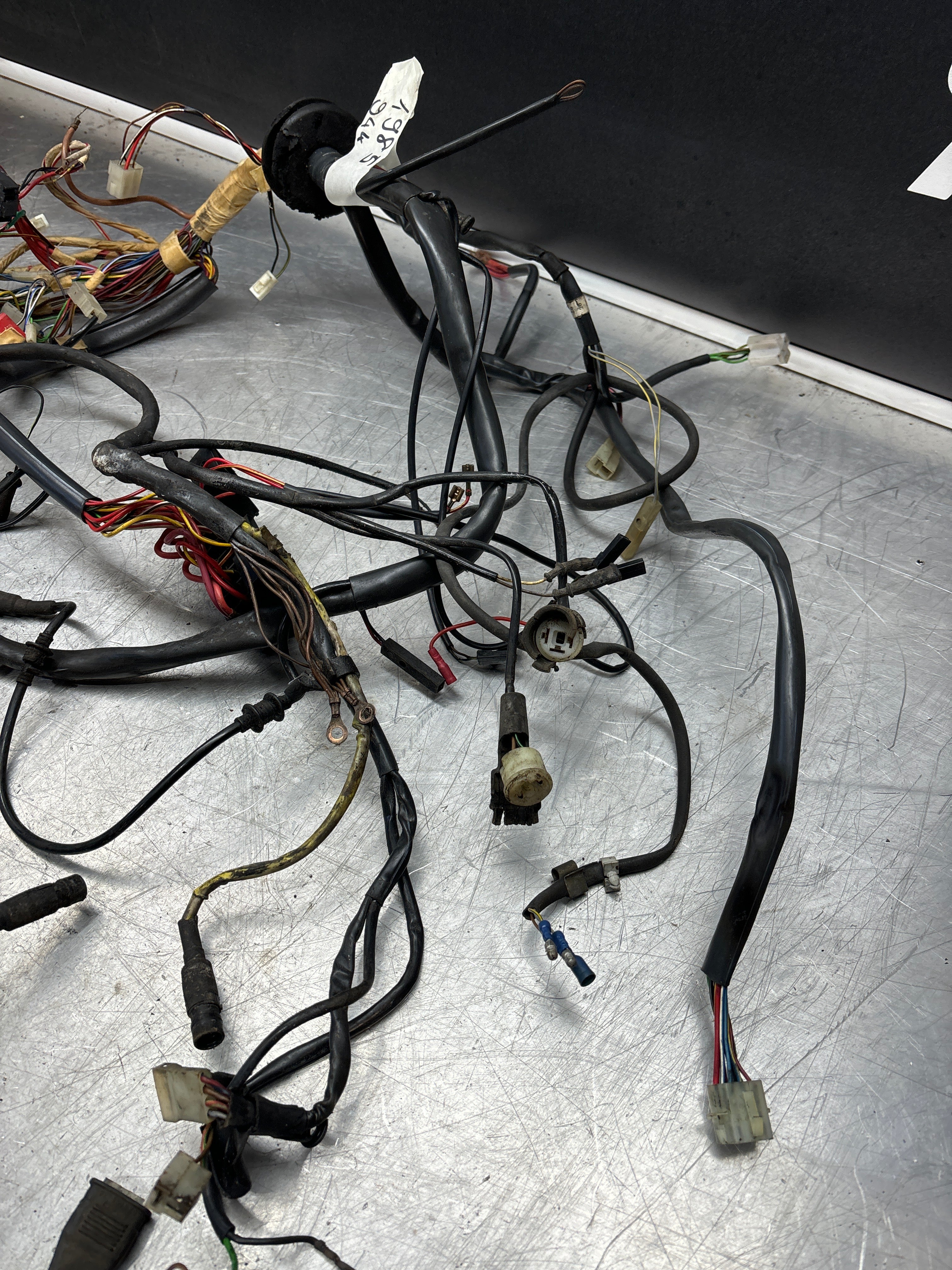 Porsche 944 1985 square dash engine bay wiring loom , used - Image 3