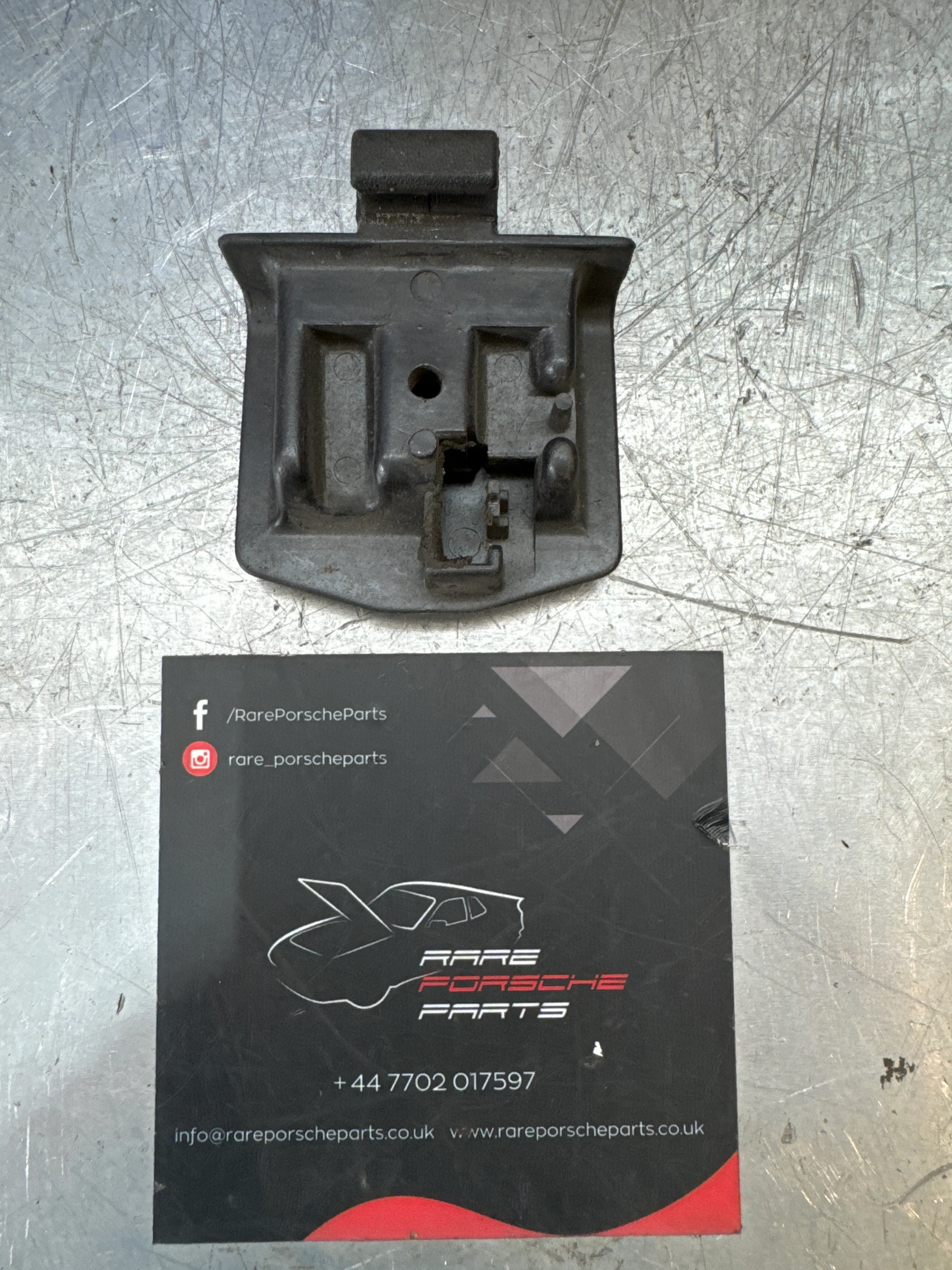 Porsche 924/944/968 centring wedge with sunroof hinge flap 477871665 /94456468500 used - Image 2