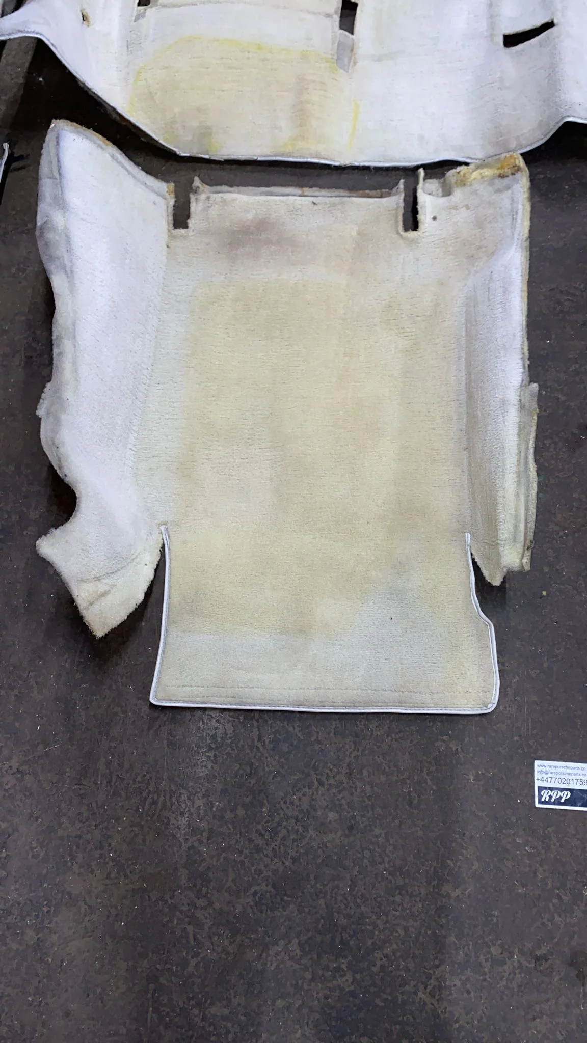 Porsche 944 oval dash RHD white carpet set 85.5- used - Image 2
