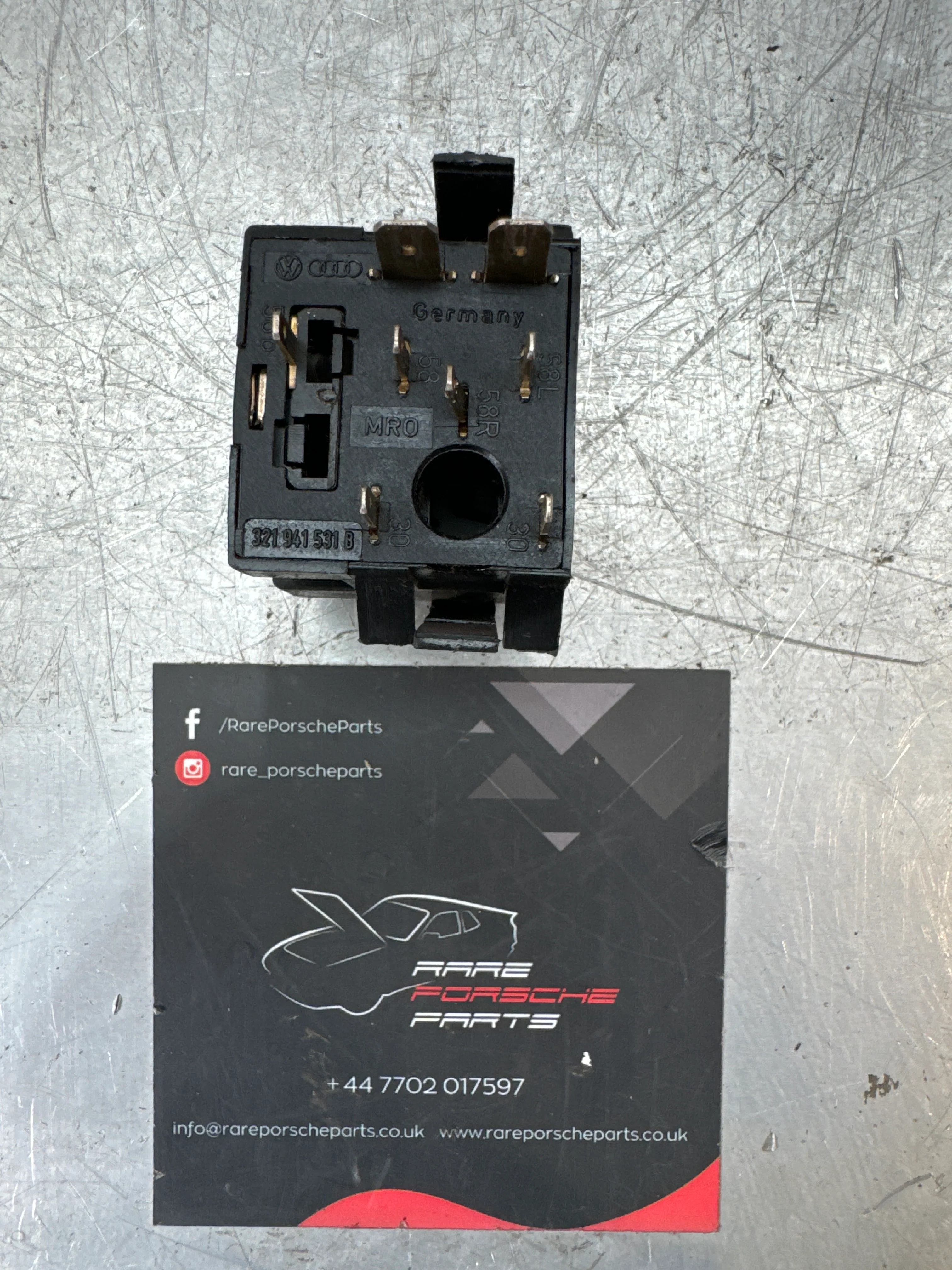 Porsche 924 headlight switch 321941531B Used - Image 3