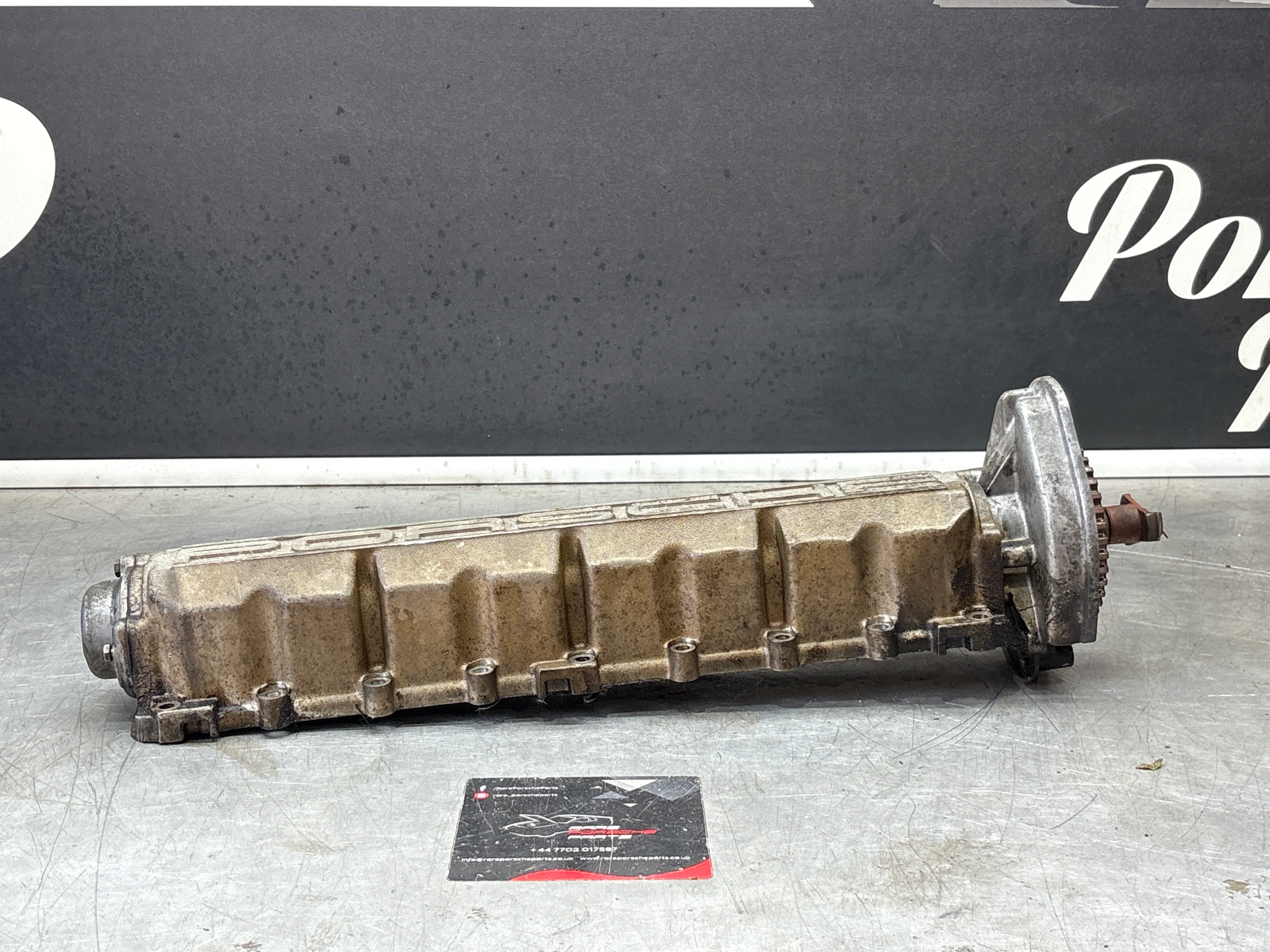 Porsche 924S 944 2.5 2.7 camshaft housing without tappets with camshaft 9441052506R - Image 7