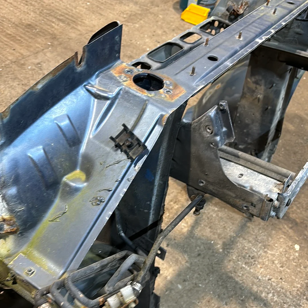 Porsche 944 Turbo / S / S2 Front end section cut - Image 14