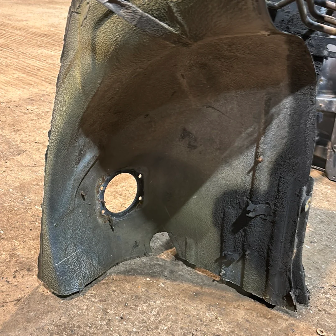 Porsche 944 Turbo / S / S2 Front end section cut - Image 16