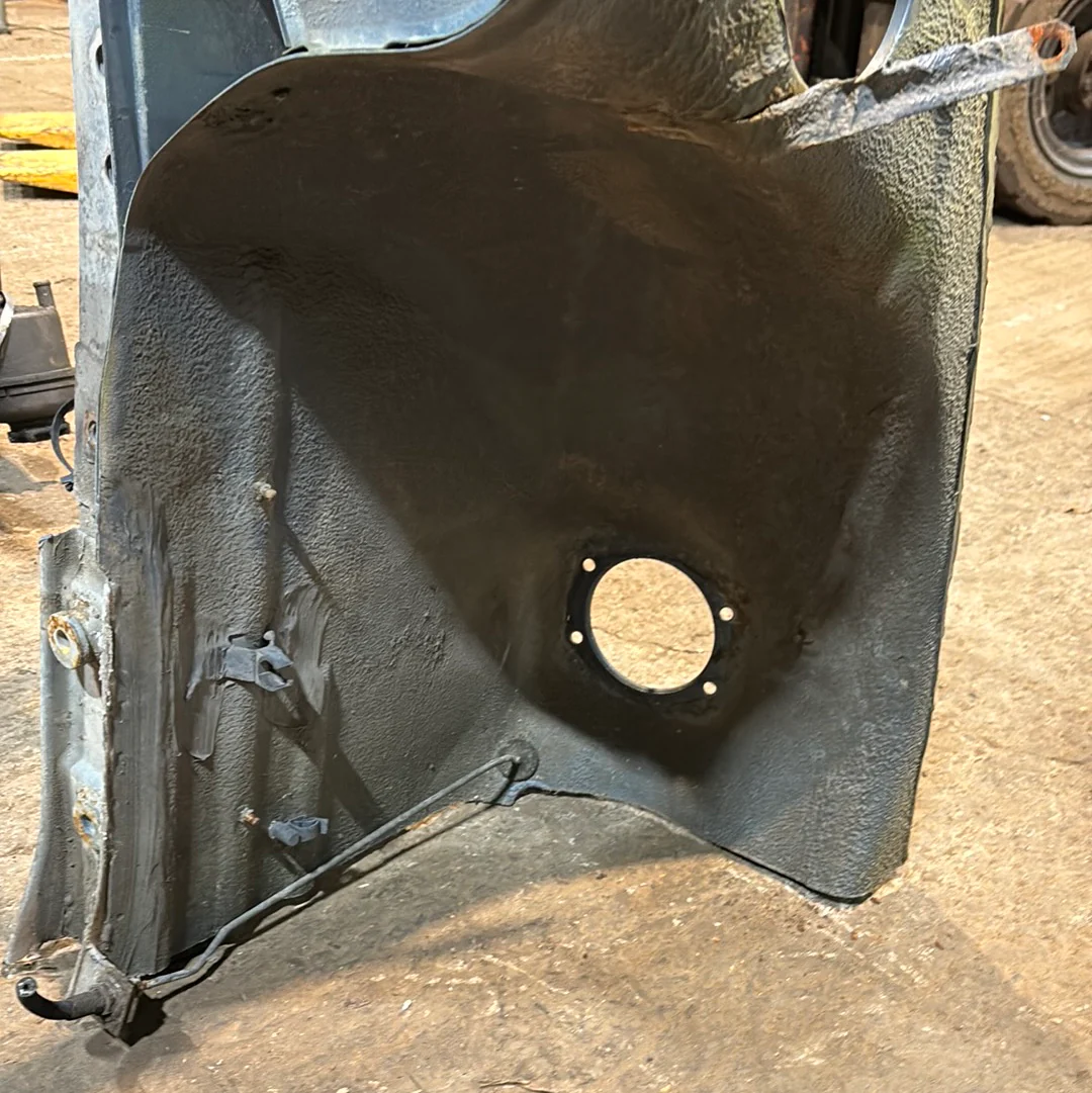 Porsche 944 Turbo / S / S2 Front end section cut - Image 17