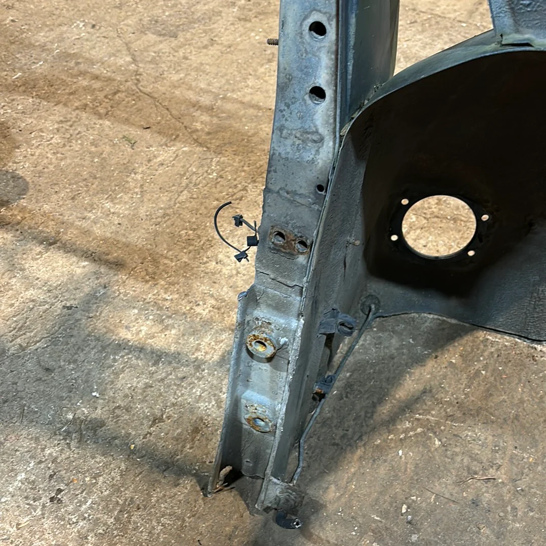 Porsche 944 Turbo / S / S2 Front end section cut - Image 18