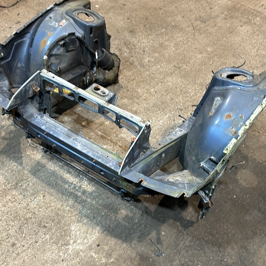 Porsche 944 Turbo / S / S2 Front end section cut - Image 3