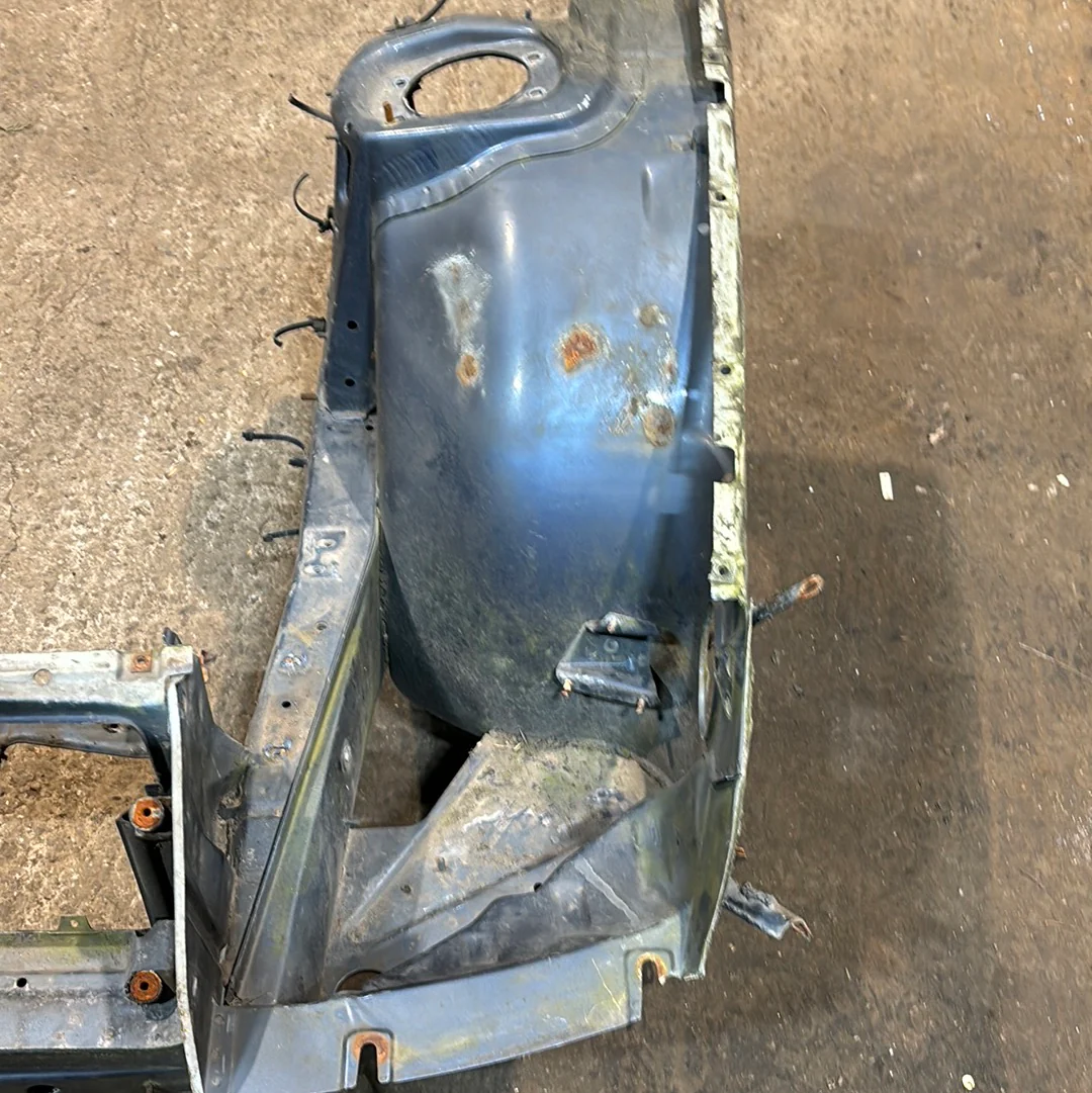 Porsche 944 Turbo / S / S2 Front end section cut - Image 4