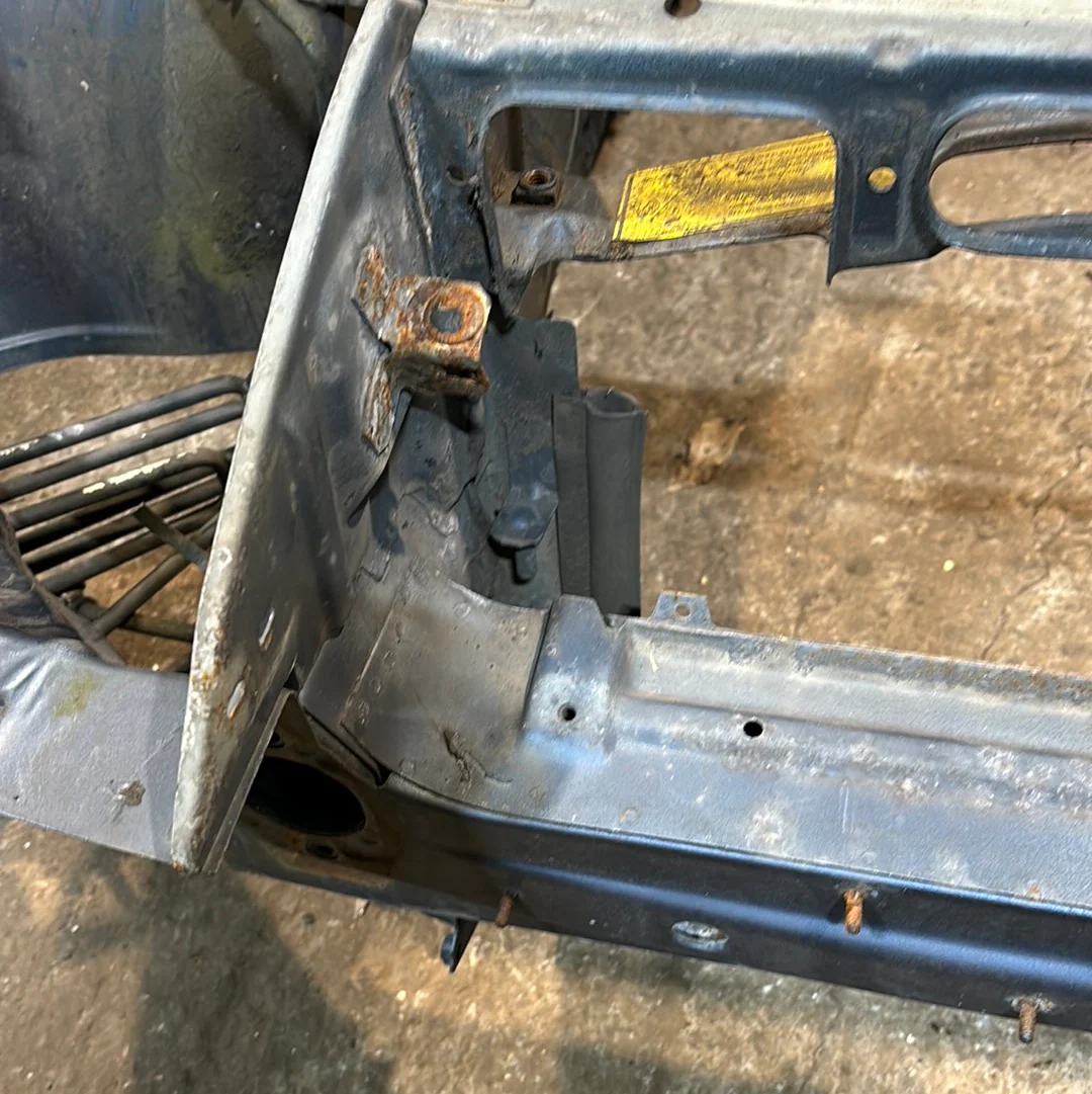 Porsche 944 Turbo / S / S2 Front end section cut - Image 6