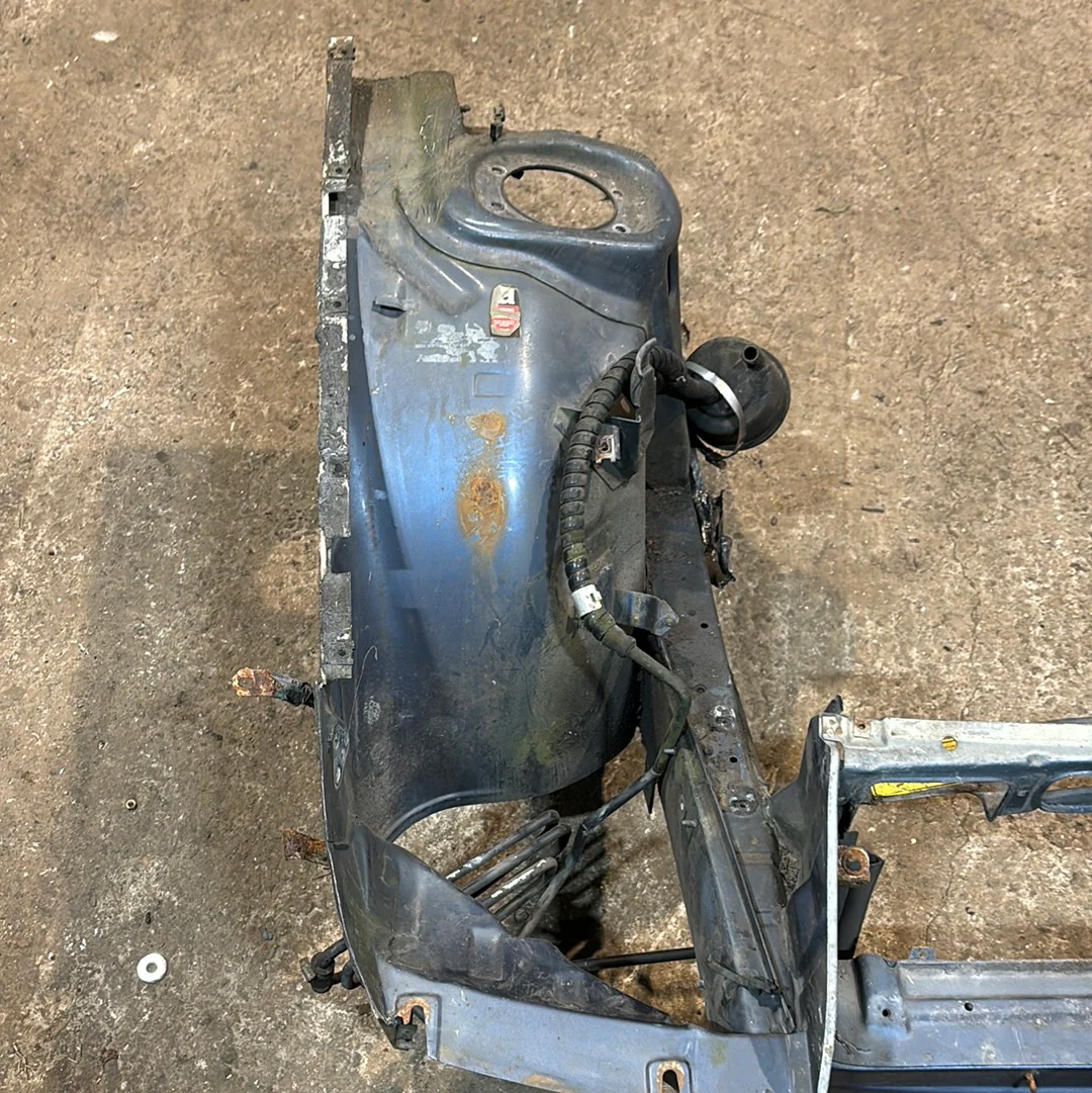 Porsche 944 Turbo / S / S2 Front end section cut - Image 7