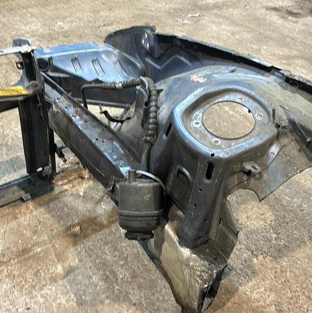 Porsche 944 Turbo / S / S2 Front end section cut - Image 9