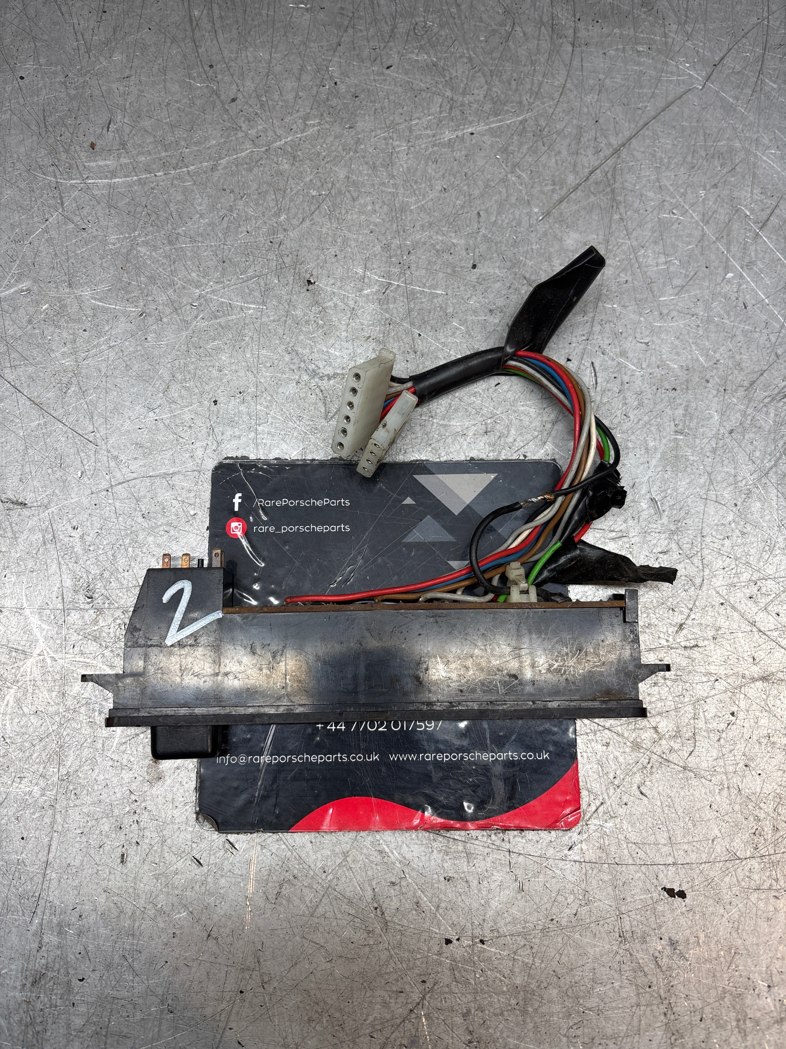 Porsche 928 front center dash panel 92864160915 used - Image 2