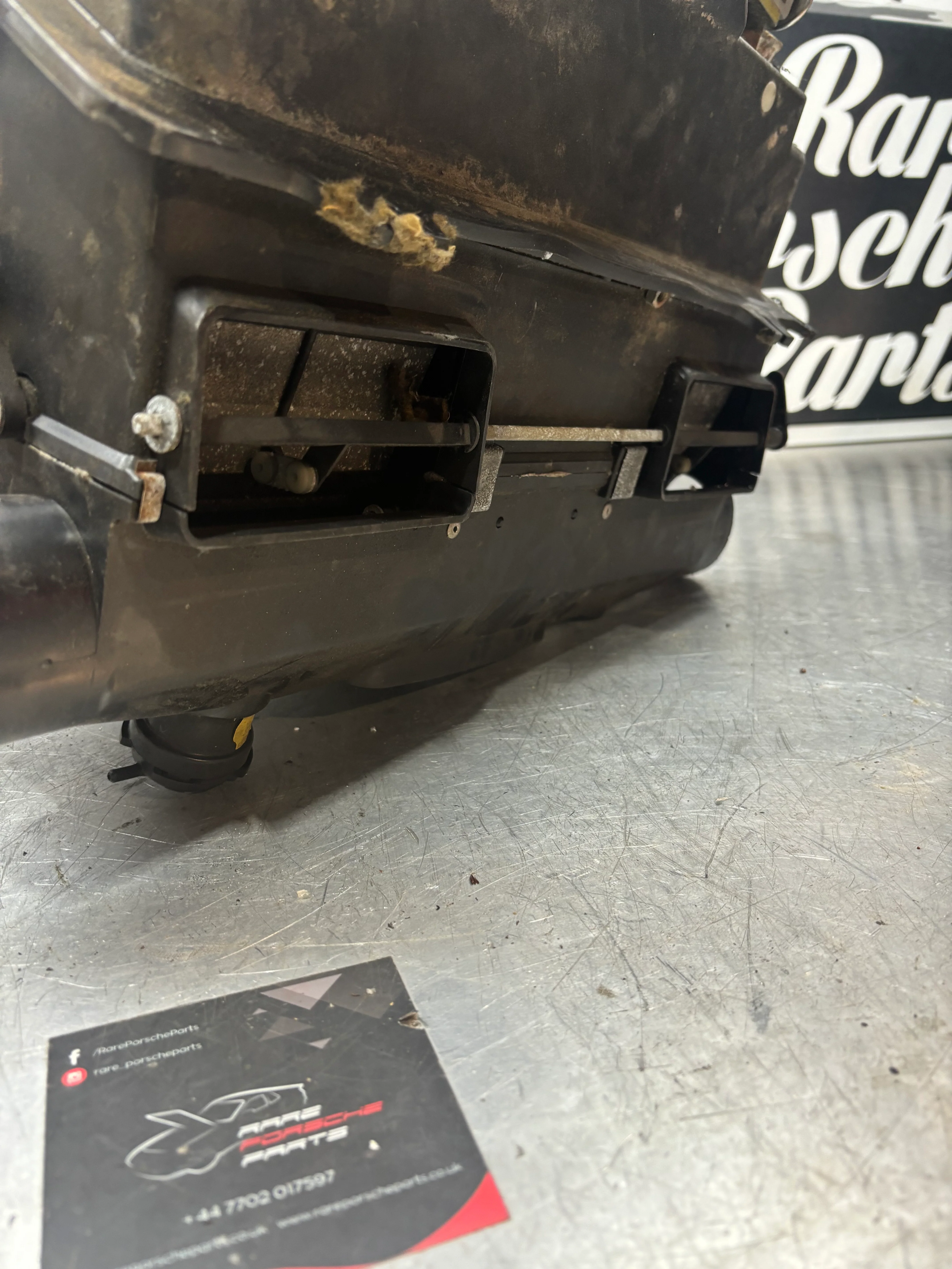 Porsche 928 S4 heater box, RHD, 92757303608, used - Image 6