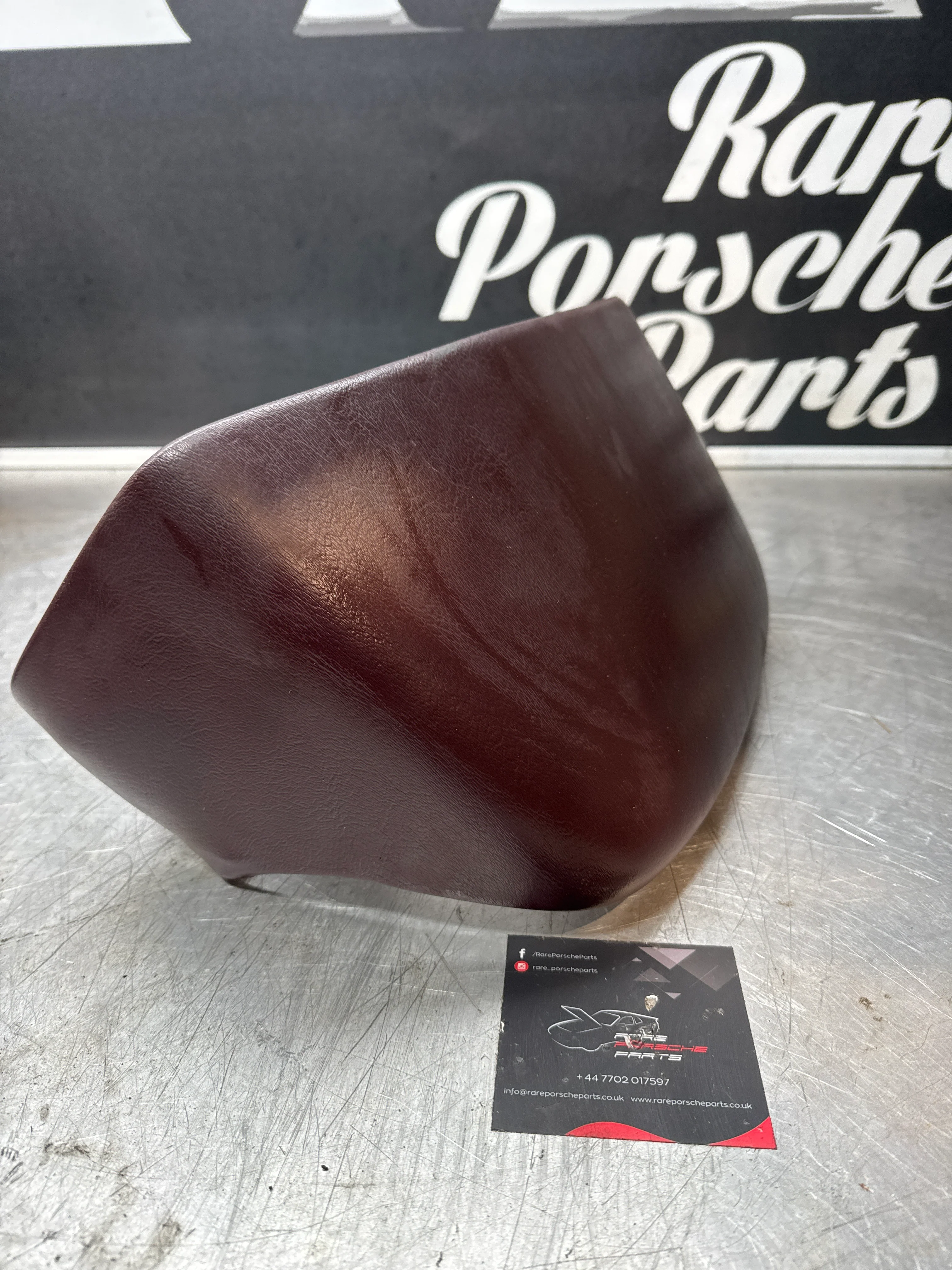 Porsche 928 instrument box 92855203103 burgundy, used, no cracks - Image 3