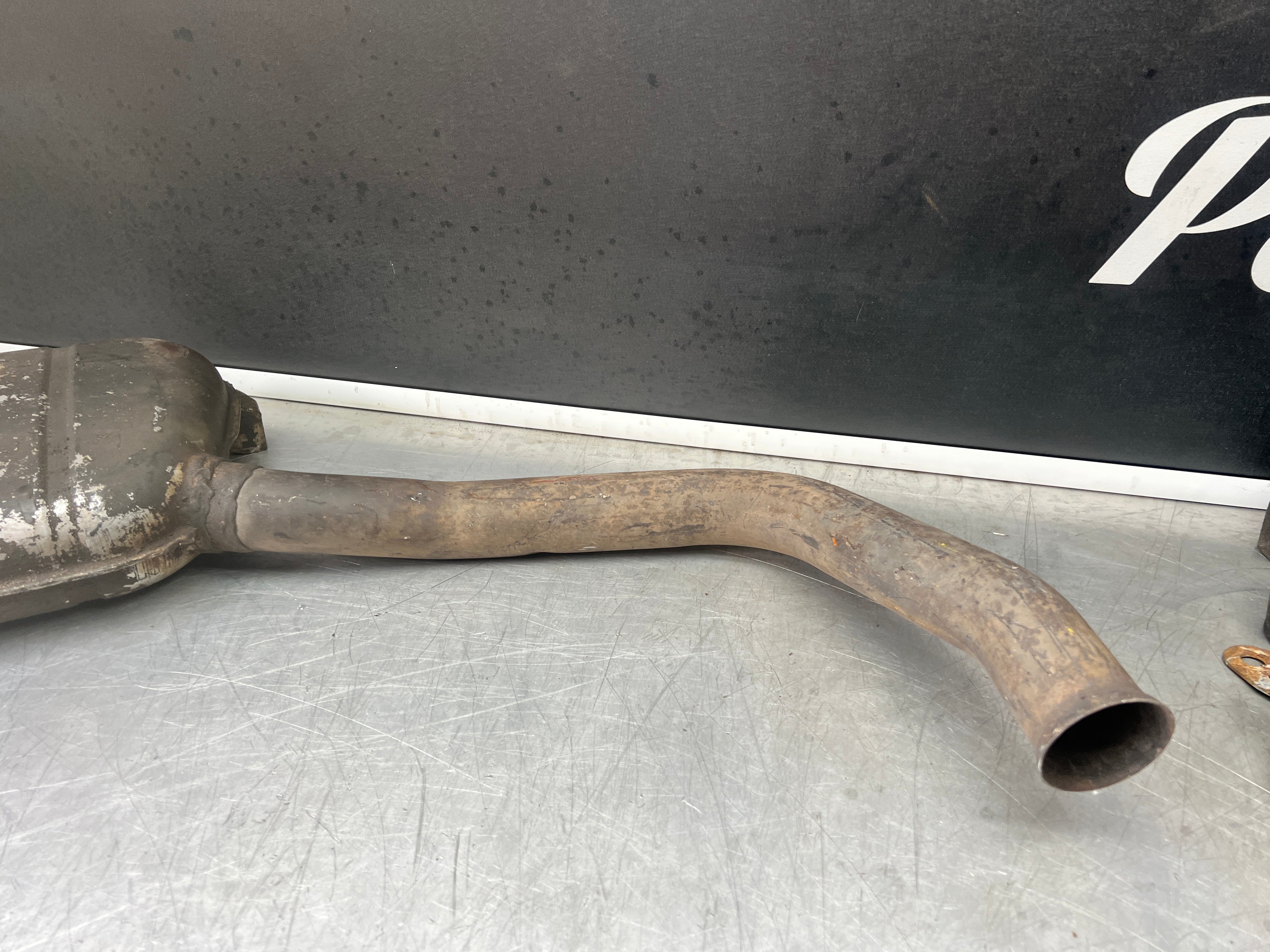 Porsche 928 Left side silencer, used 92811109302 - Image 6