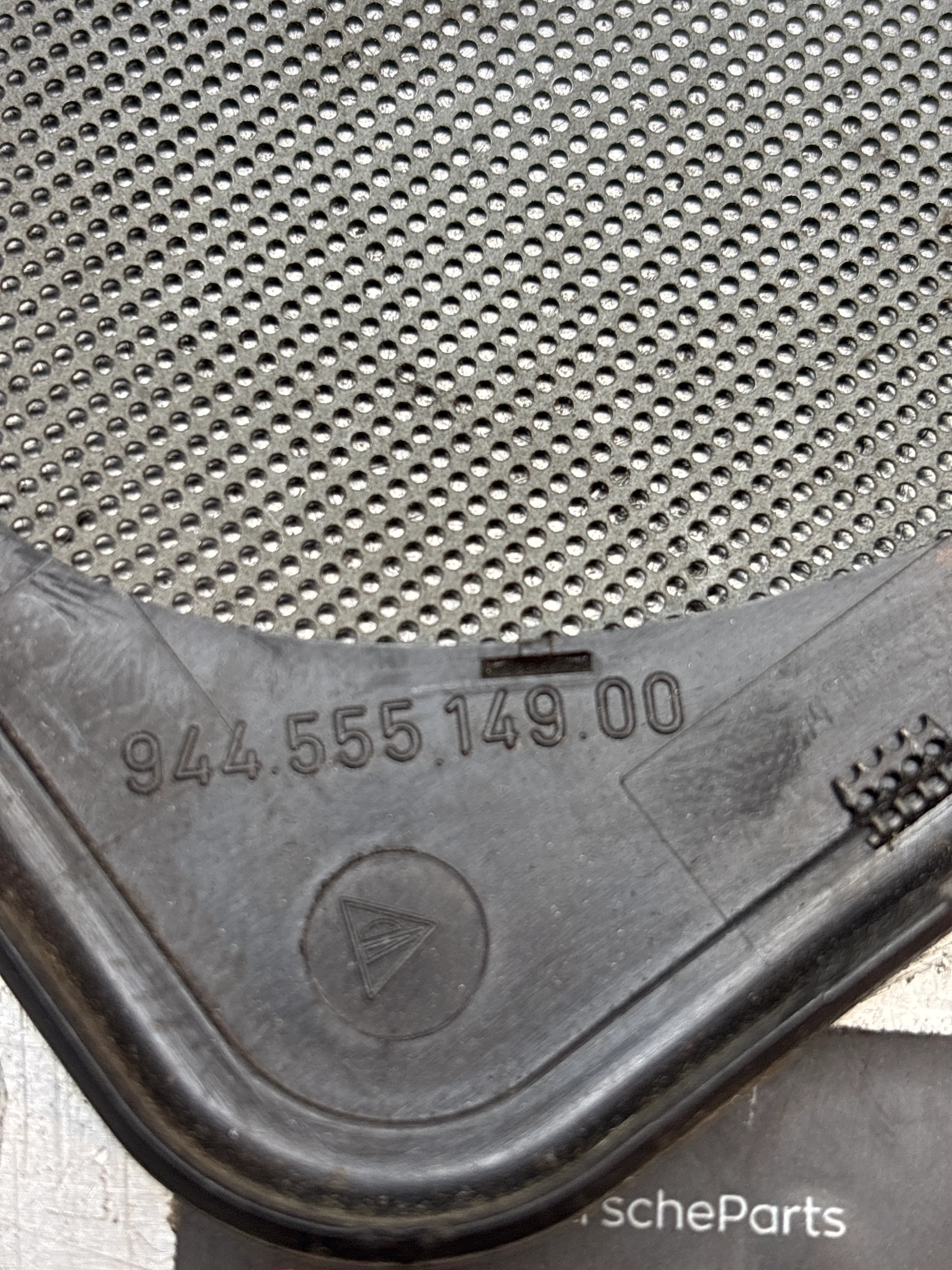 Porsche 944 86- door speaker grill trim cover in Black 94455514900 / 8605270231 spares or repair, cracked - Image 3