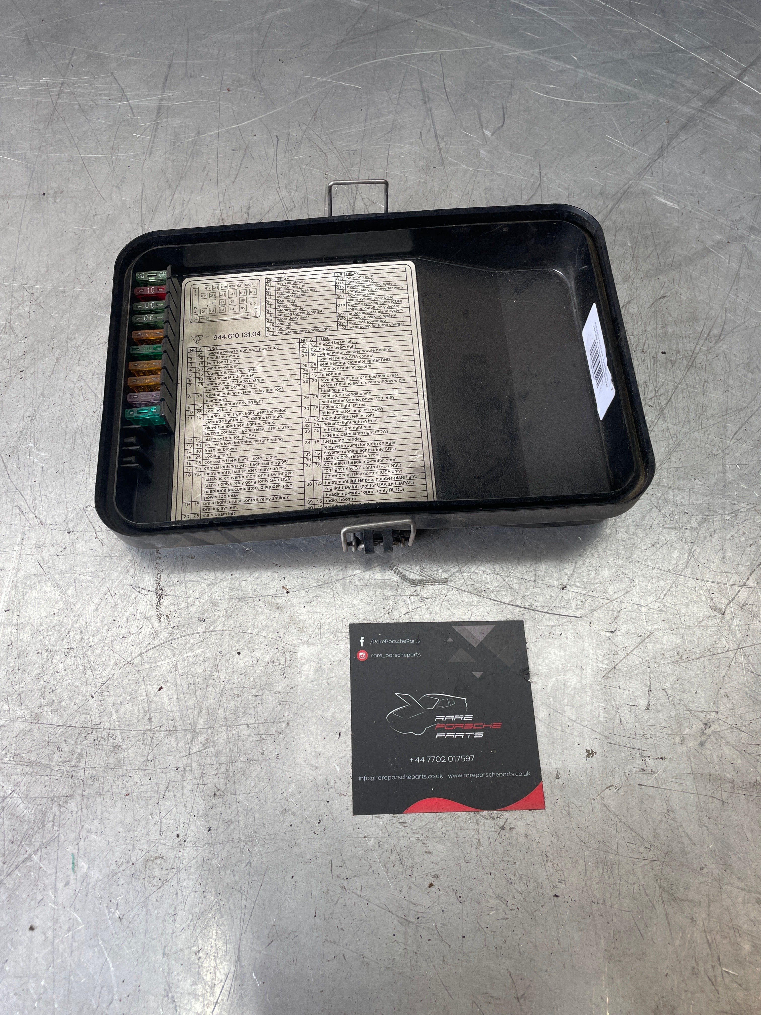 Porsche 944 Fuse box lid / Fuse board lid / cover 94461013104, 94461001701