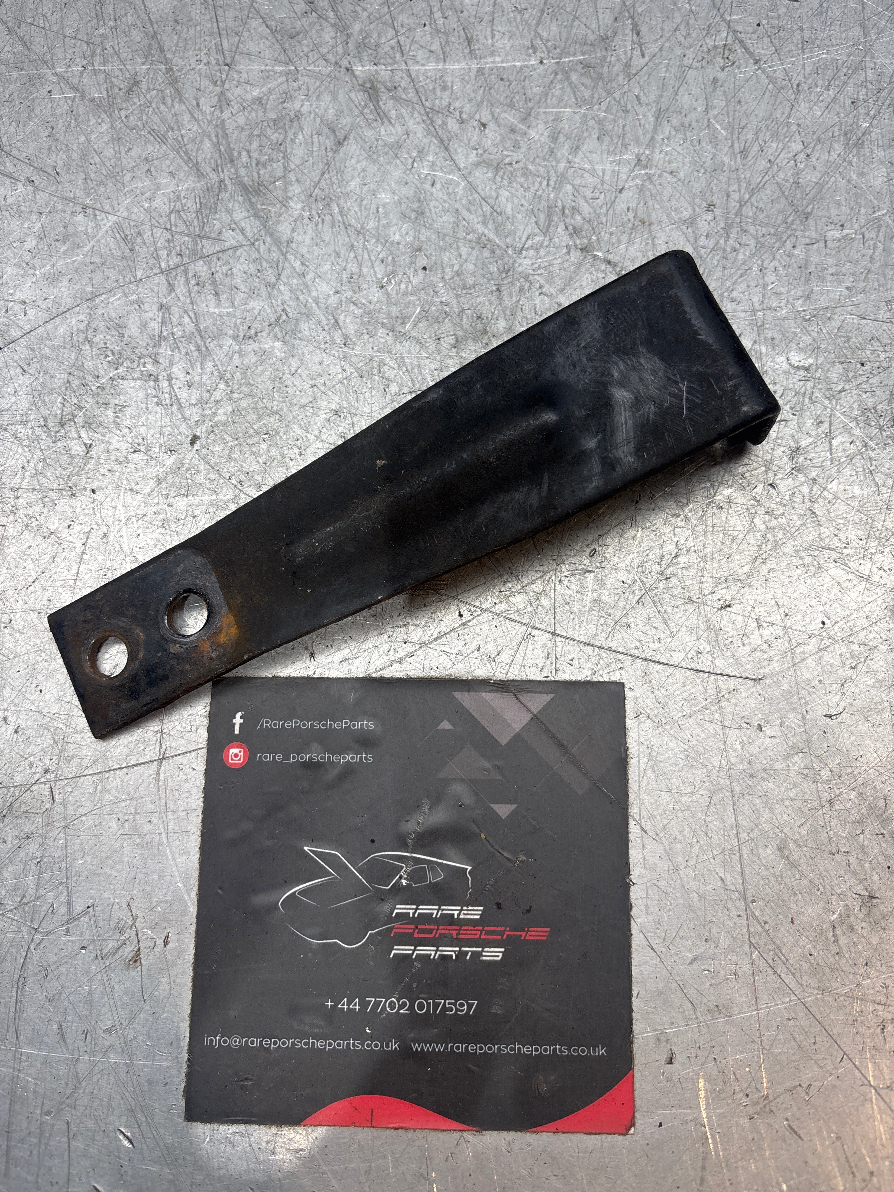 Porsche 944 968 stabilizer bracket, early type 94434373332 used - Image 2
