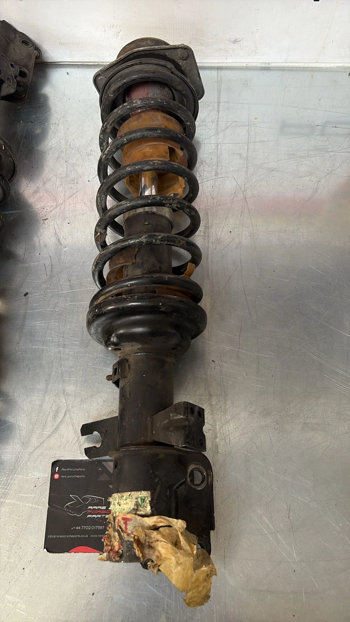 Porsche 944 Turbo pair of front shock absorber, used 95134303105 95134303205 - Image 7