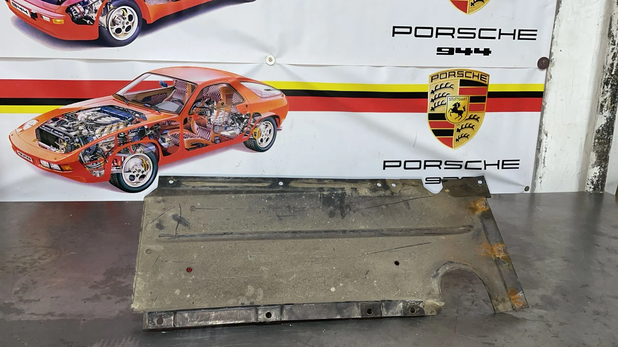 Porsche 944 Wheel housing lining 94450431100 used, damaged