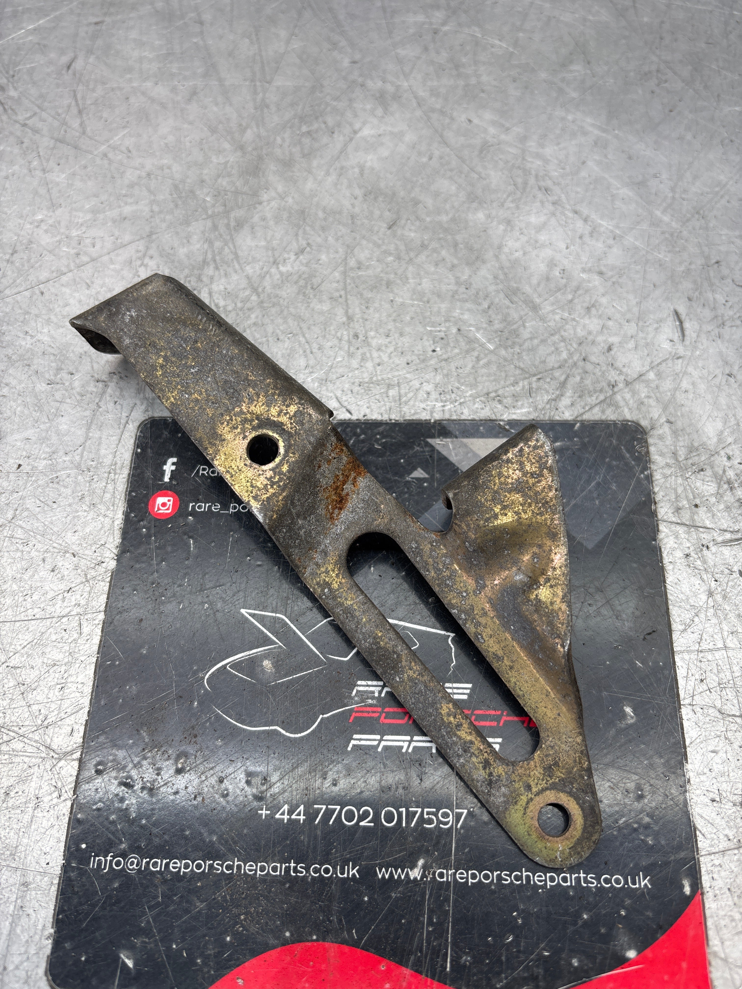 Porsche 944S 16V accelerator cable bracket used, 94411022600 - Image 3