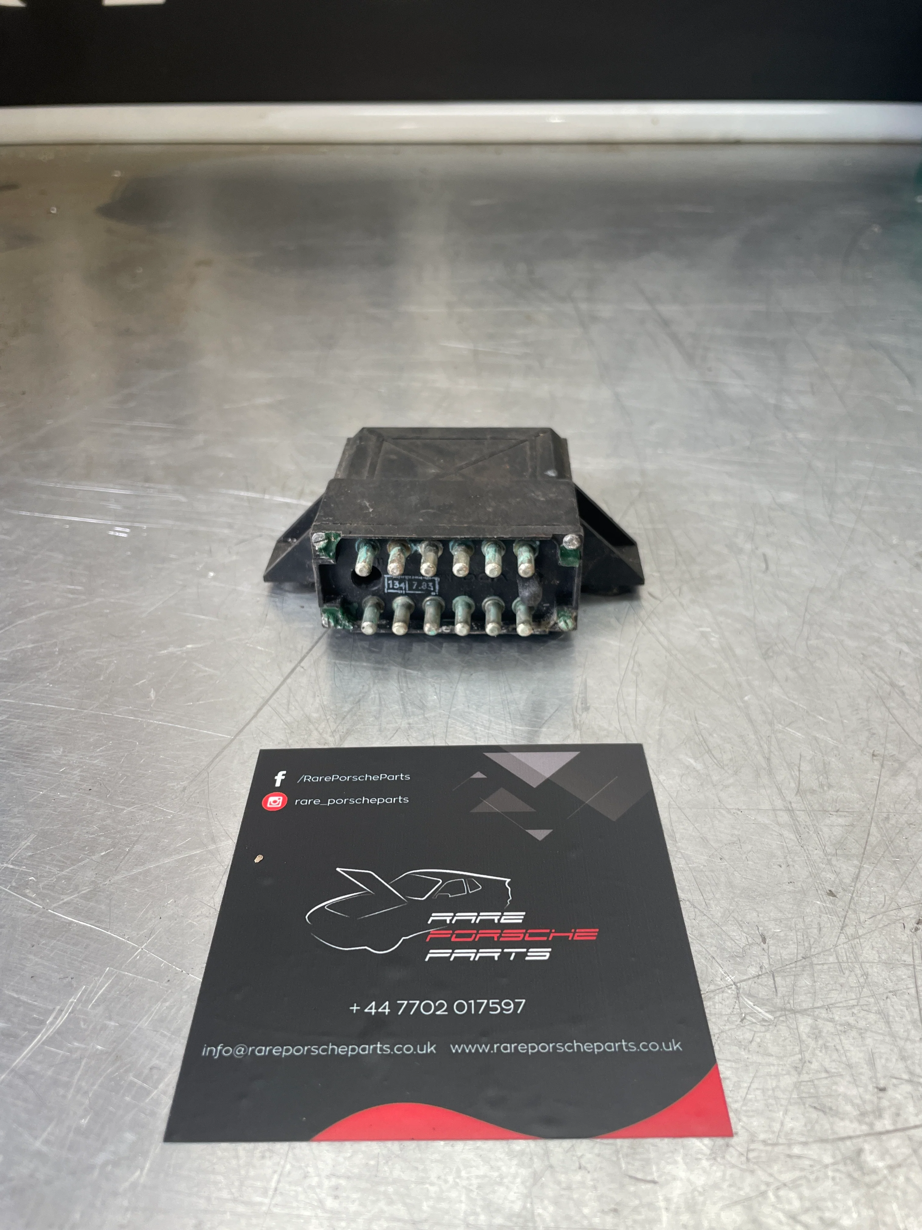 Porsche 928 lamp relay control unit 92864160304, used - Image 3