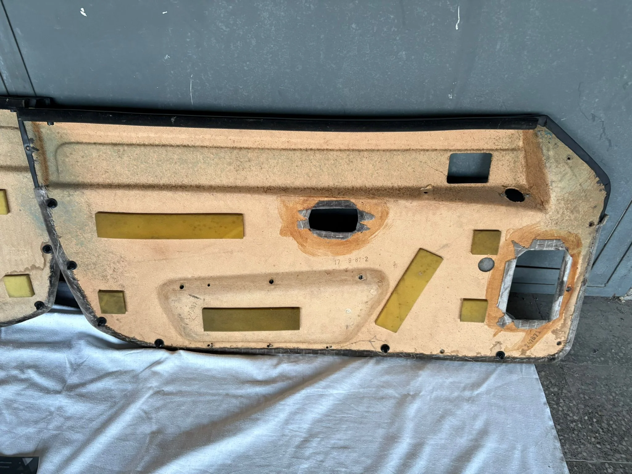 Pair Of Porsche 924 944 black/beige door cards RHD 478867012 / 478867011 used, very nice condition. - Image 32