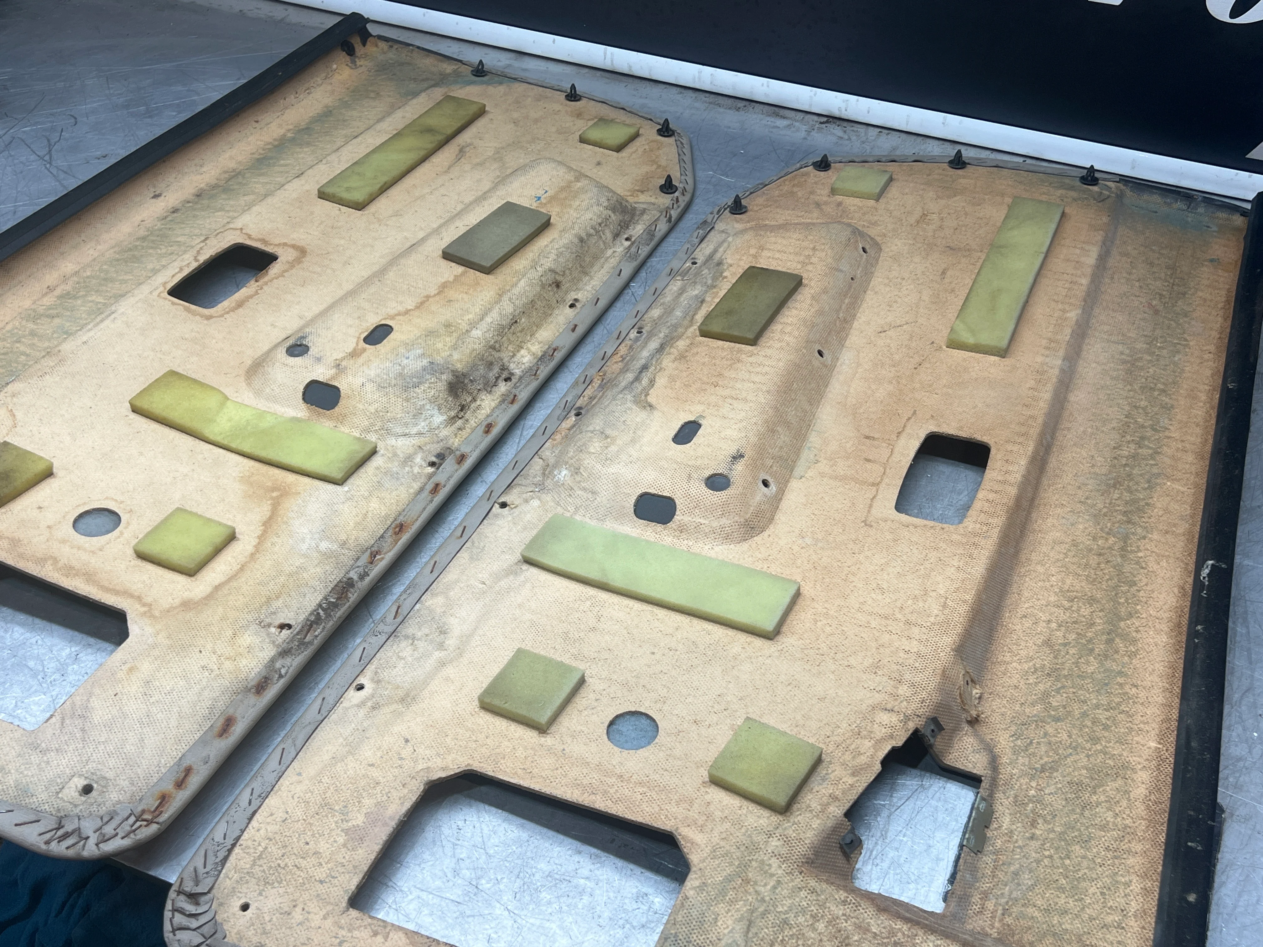Pair Of Porsche 944 black / cream / white door cards 94455501701 94455501801 used, nice condition. - Image 10