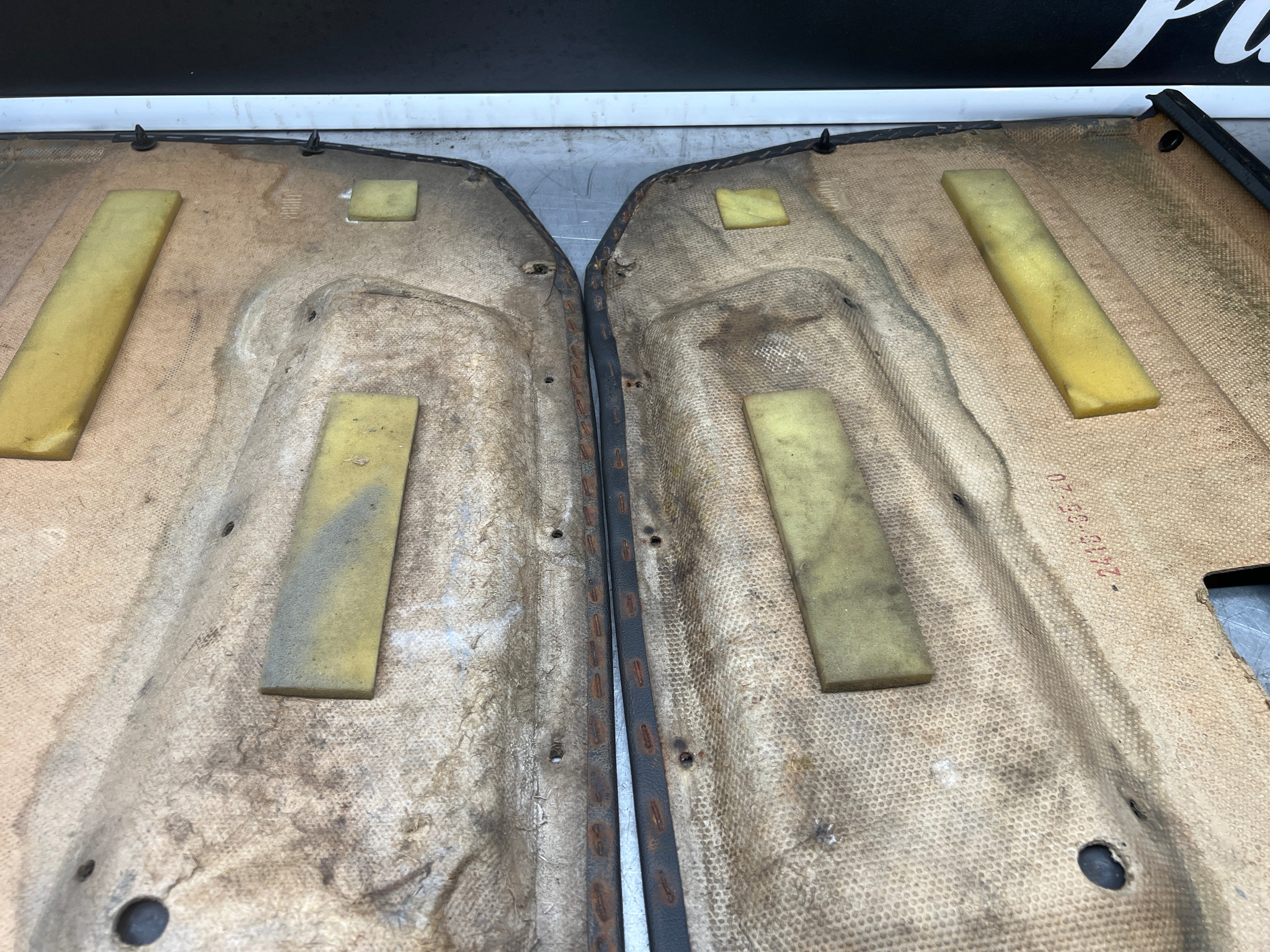Pair Of Porsche 944 door cards black 94455501701 94455501801 used condition. - Image 12