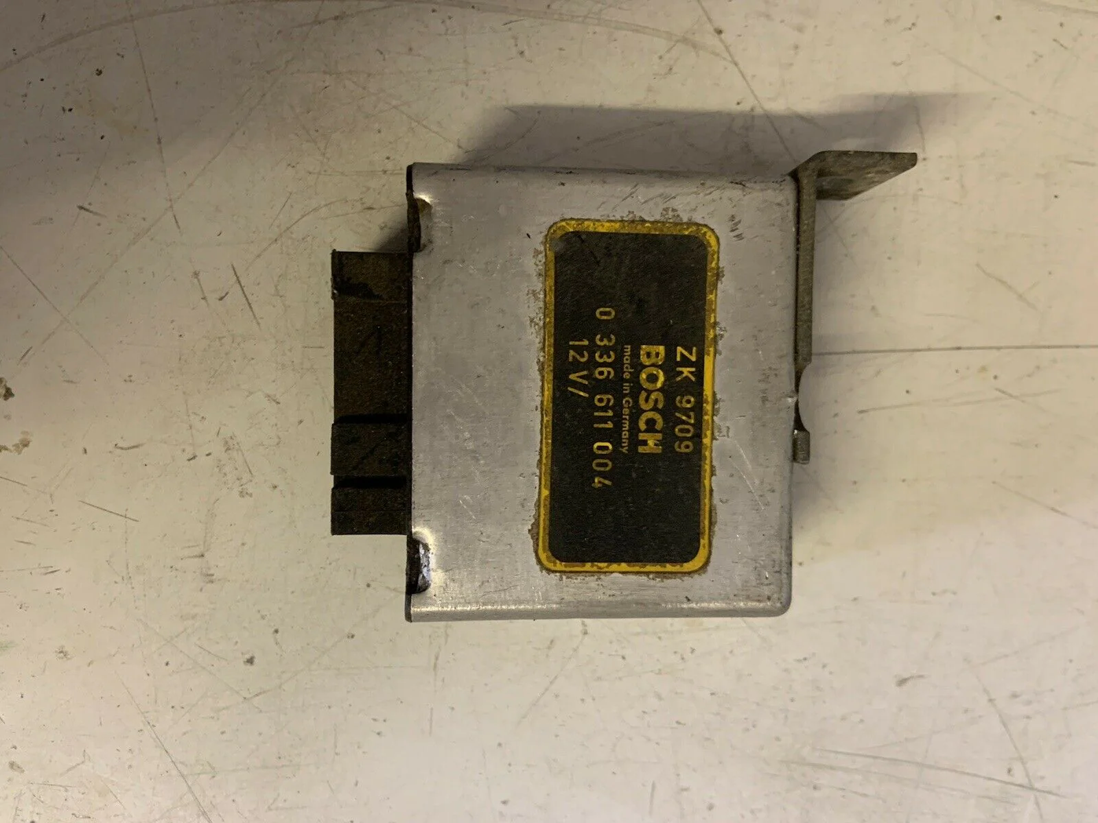 Porsche 911/912 Coil Relay Bosch 0336611004 ZK9709 - Image 5