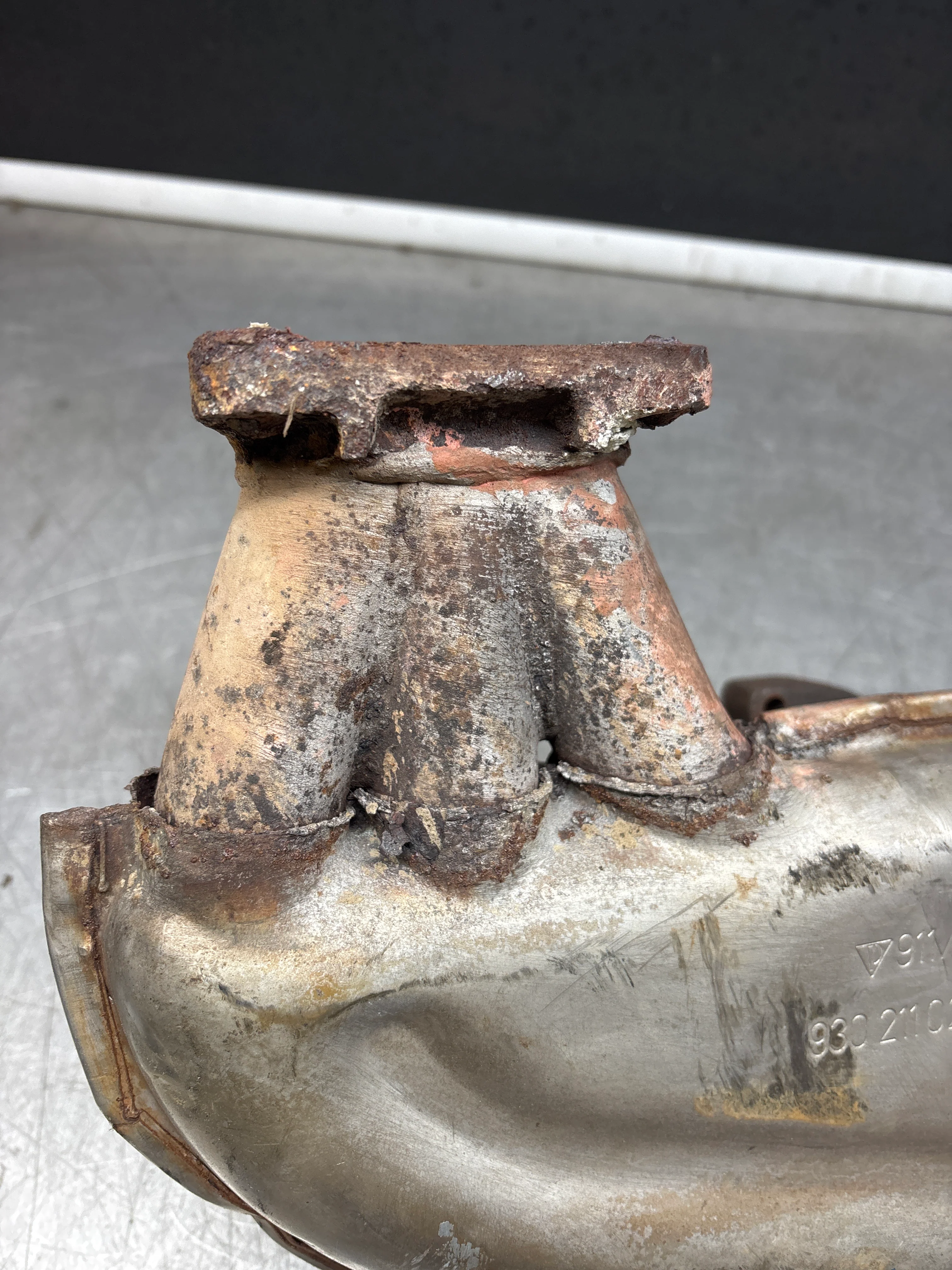 Porsche 911 930 heat exchanger, 93021102901, used - Image 3