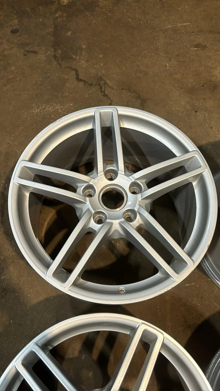 Porsche 911 991 Carrera Wheel set 19” 99136214602 / 99136214102 used - Image 4