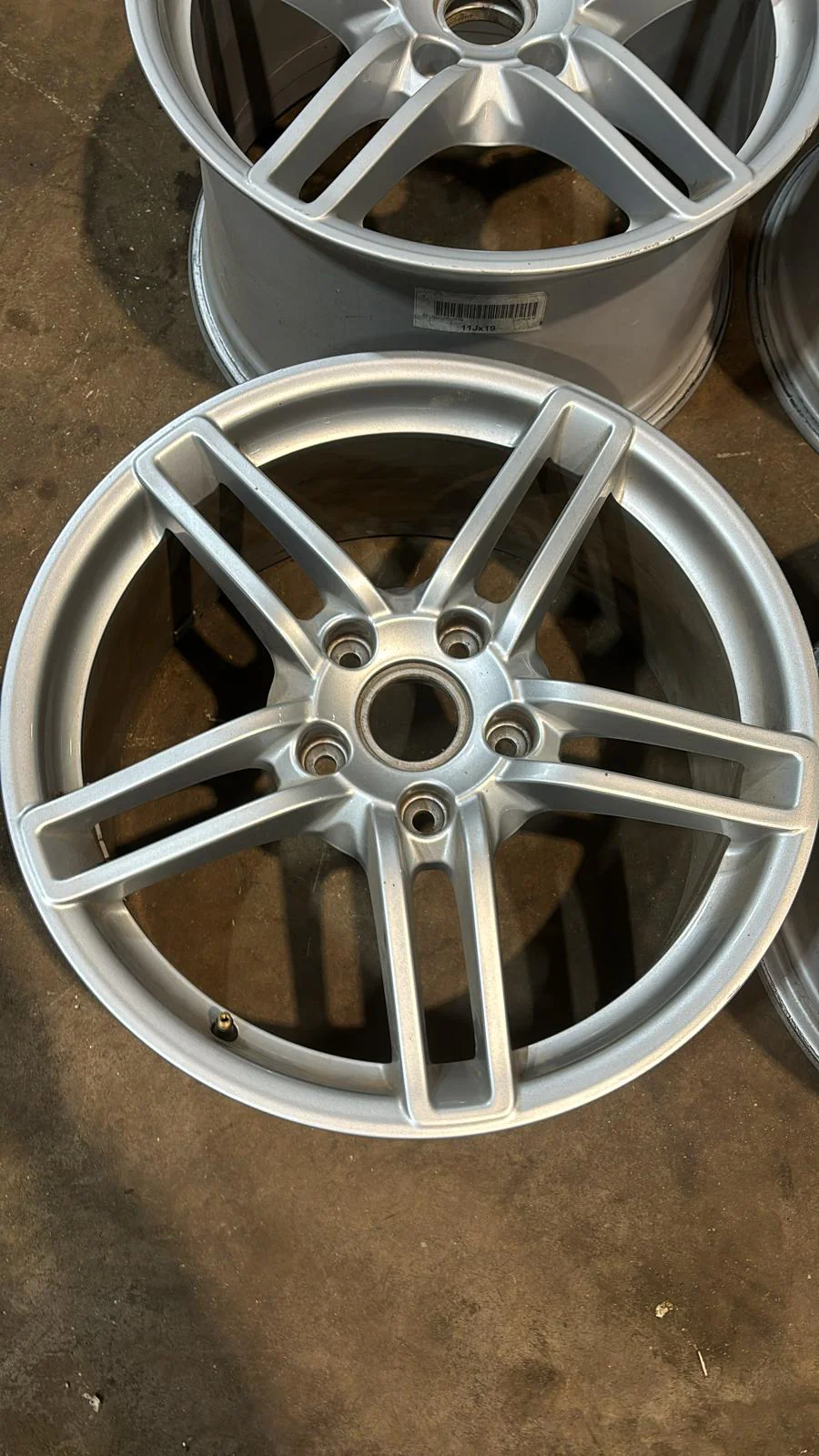Porsche 911 991 Carrera Wheel set 19” 99136214602 / 99136214102 used - Image 7