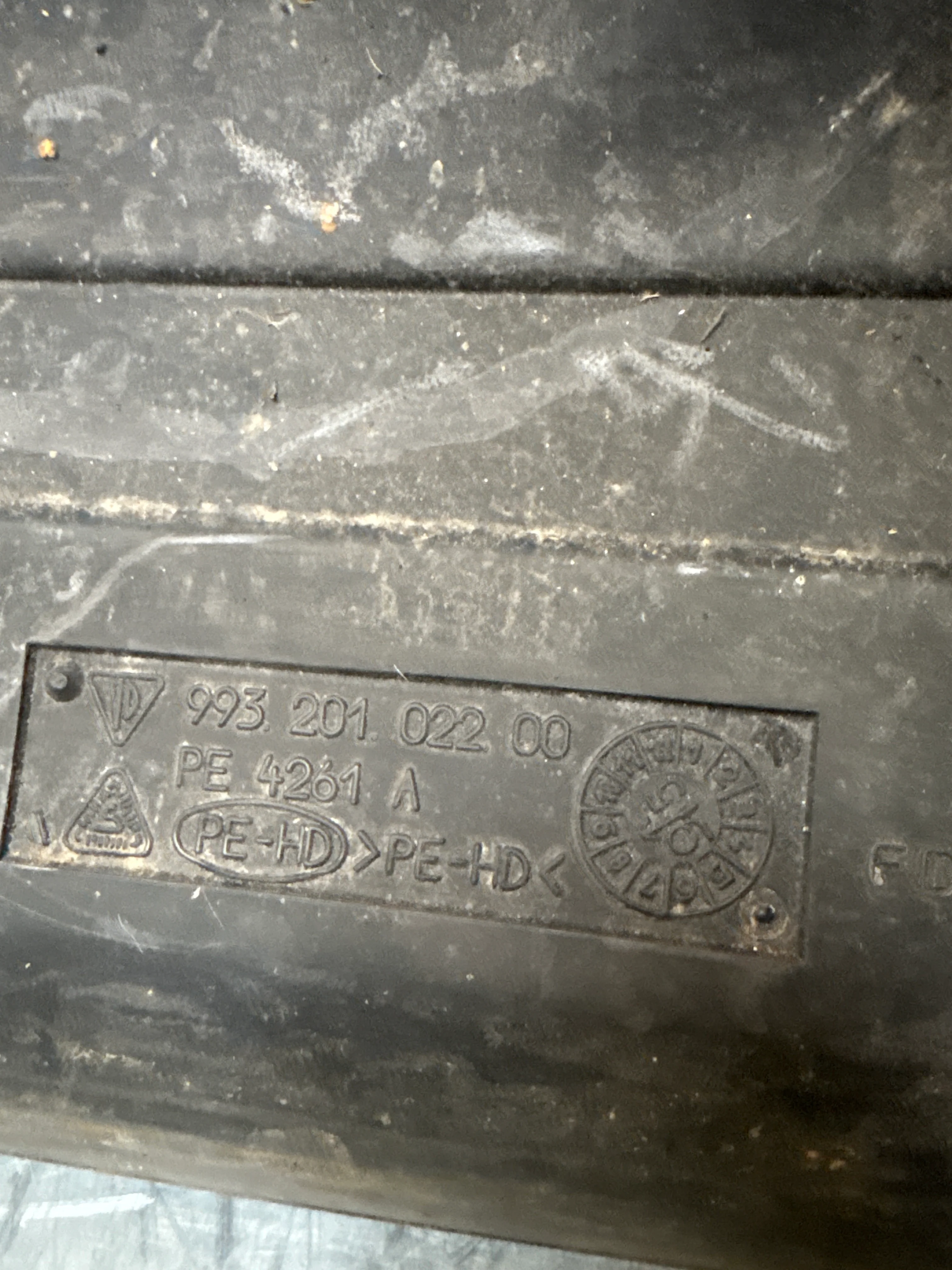 Porsche 911 993 964 RHD fuel tank, used 99320102200 - Image 8