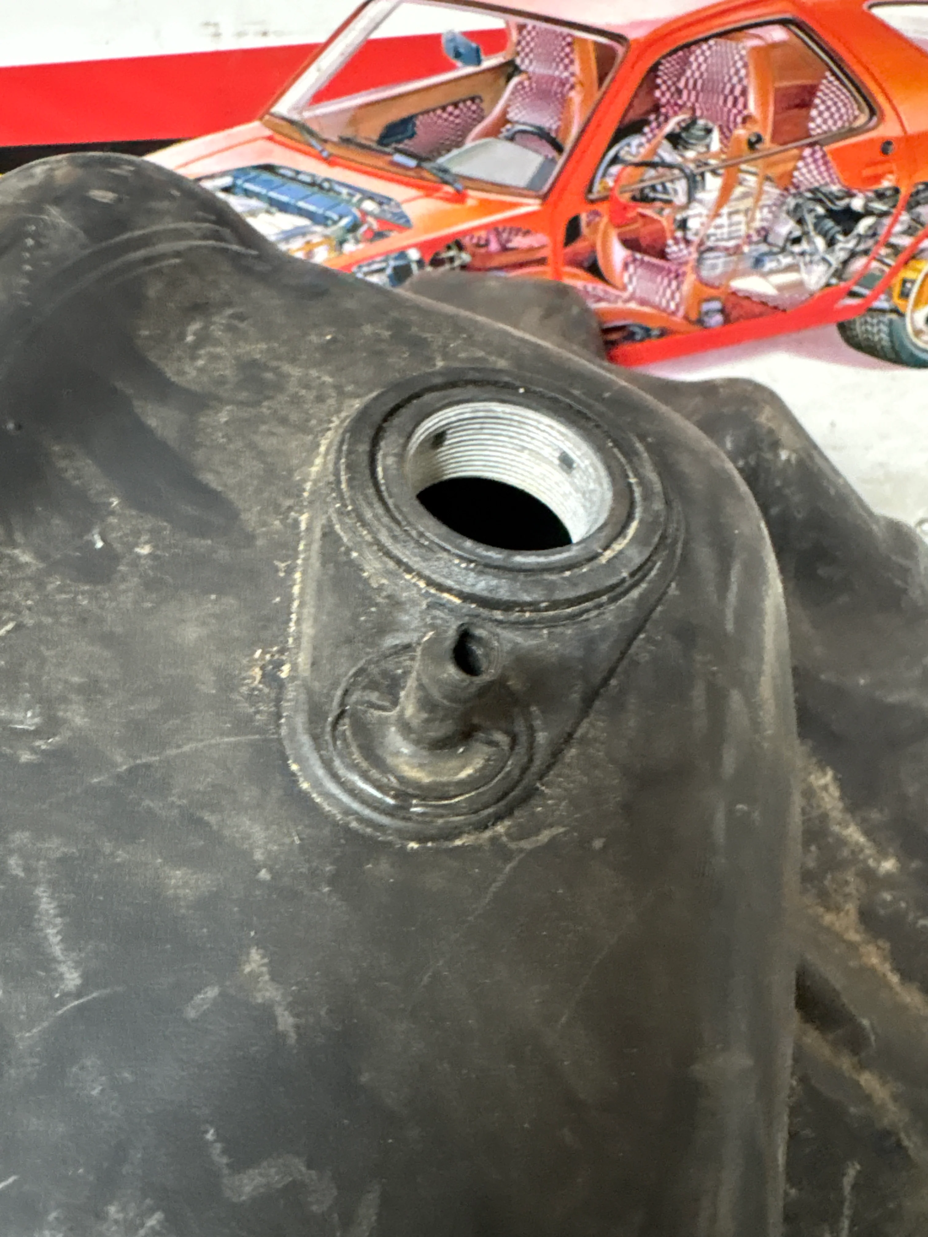 Porsche 911 993 964 RHD fuel tank, used 99320102200 - Image 8