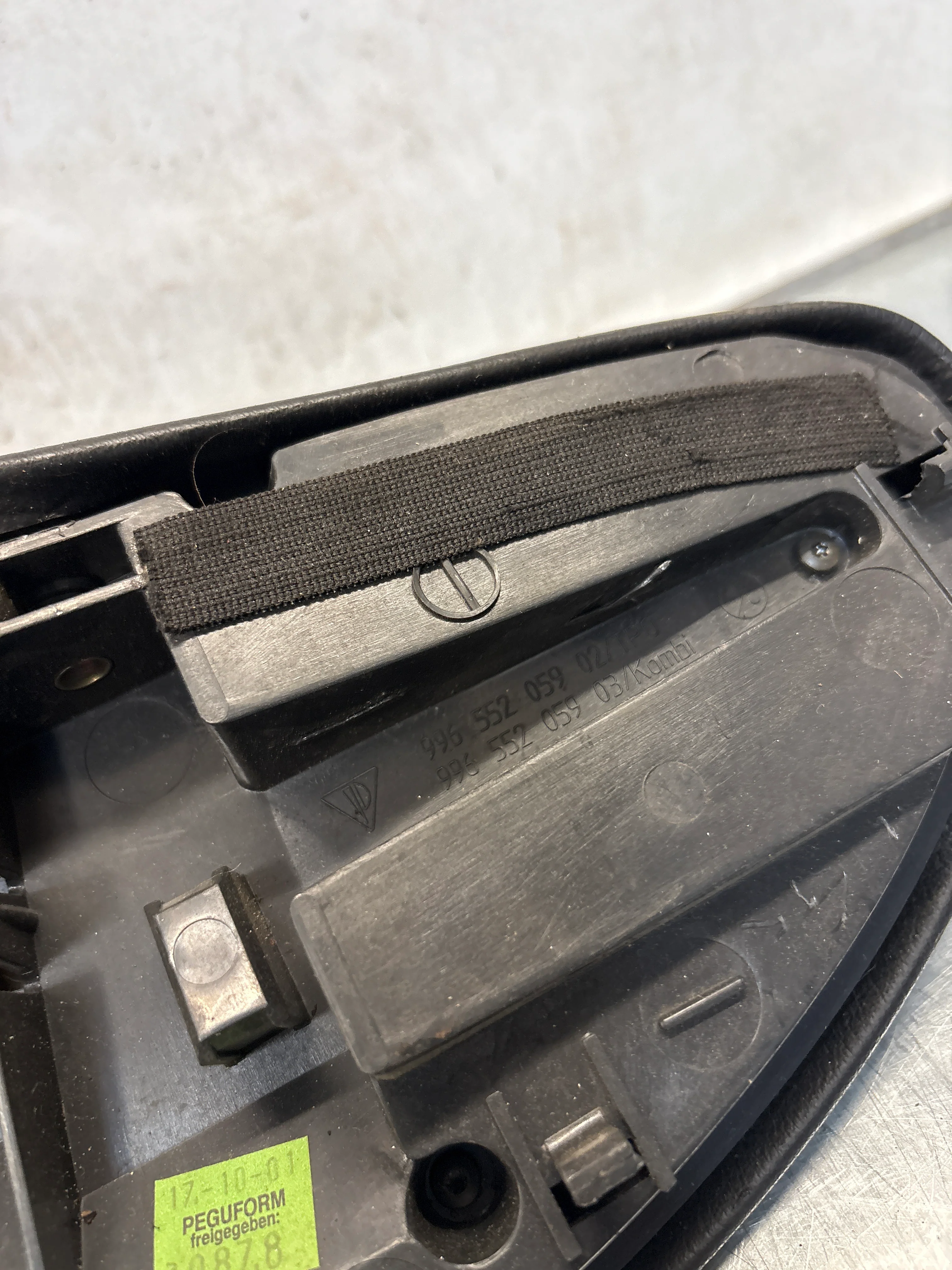 Porsche 911 996 dasboard cluster trim, used, black 99655205902 - Image 10