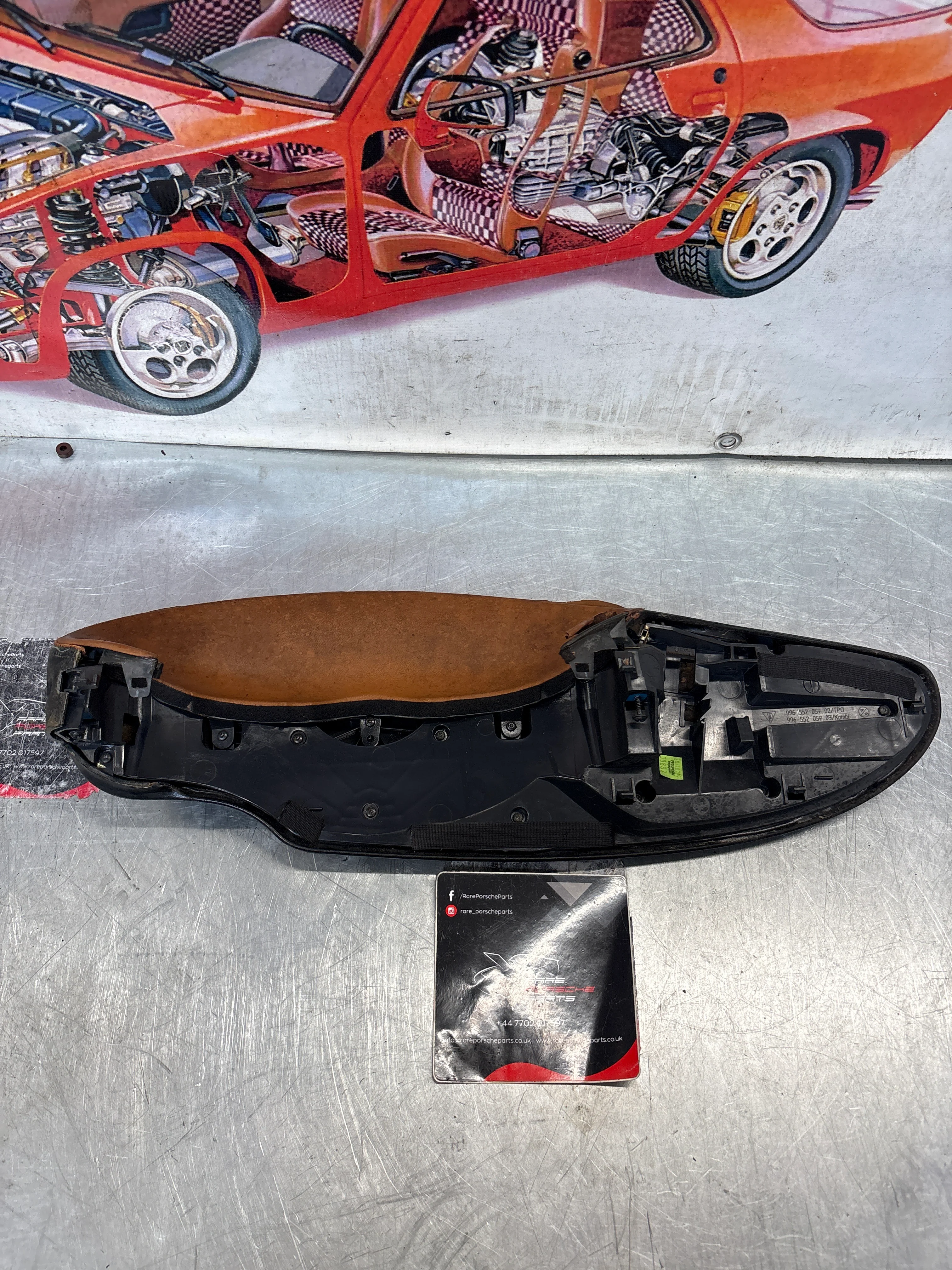 Porsche 911 996 dasboard cluster trim, used, black/brown 99655205902 - Image 11