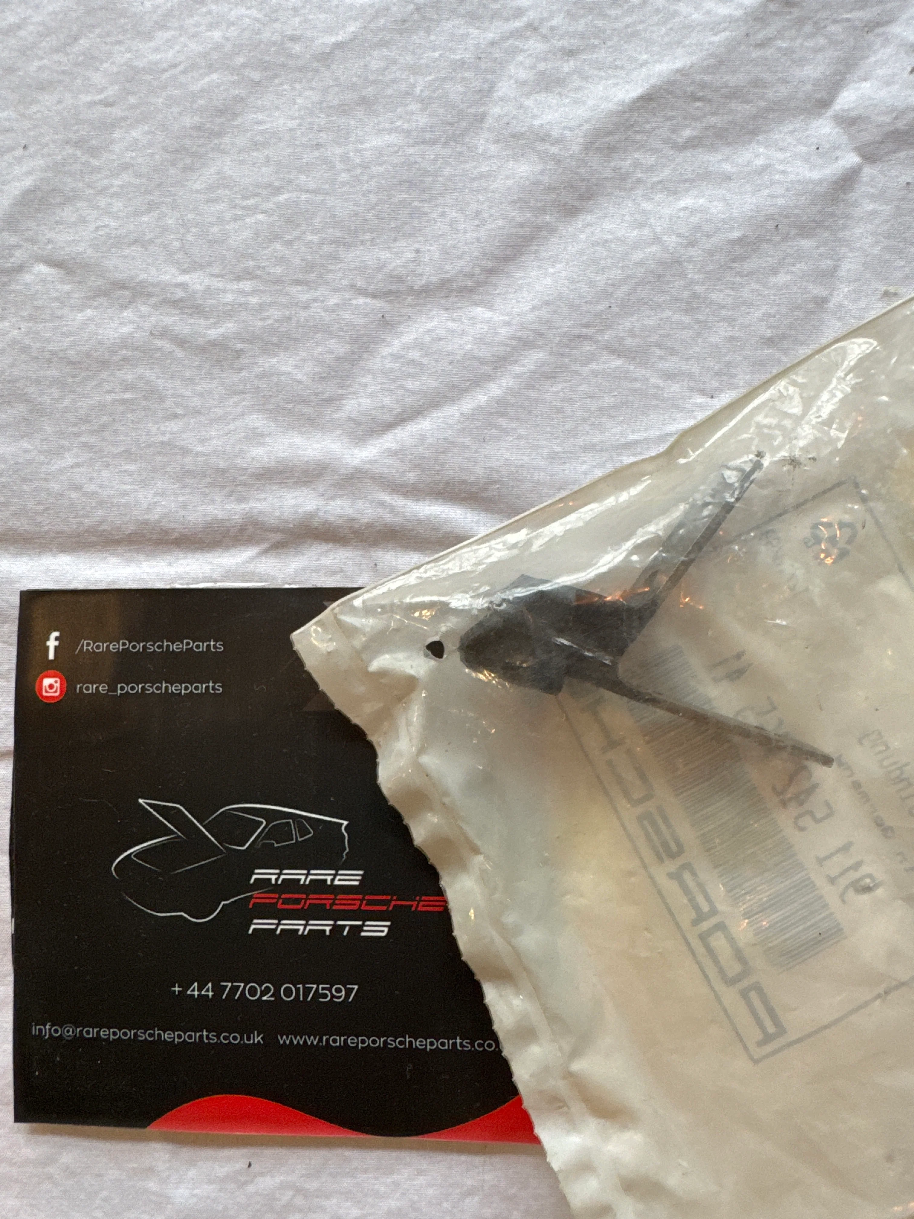 Porsche 911 targa glass stopper 91154206541 NOS - Image 2