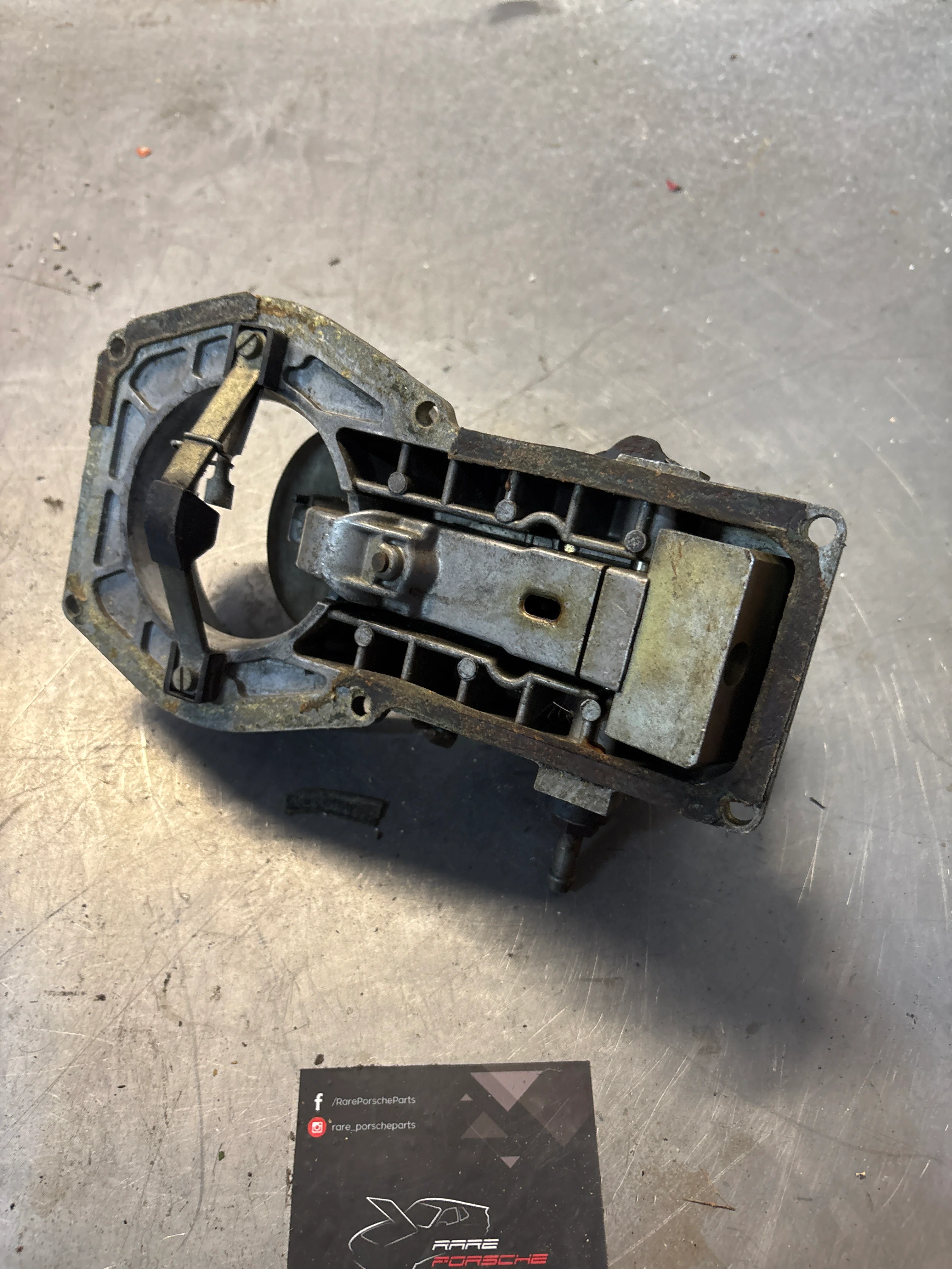 Porsche 911S 2.7, Fuel Distributor with electrohydraulic actuator and air flow meter, used 0438120004 / 0438100006 - Image 3