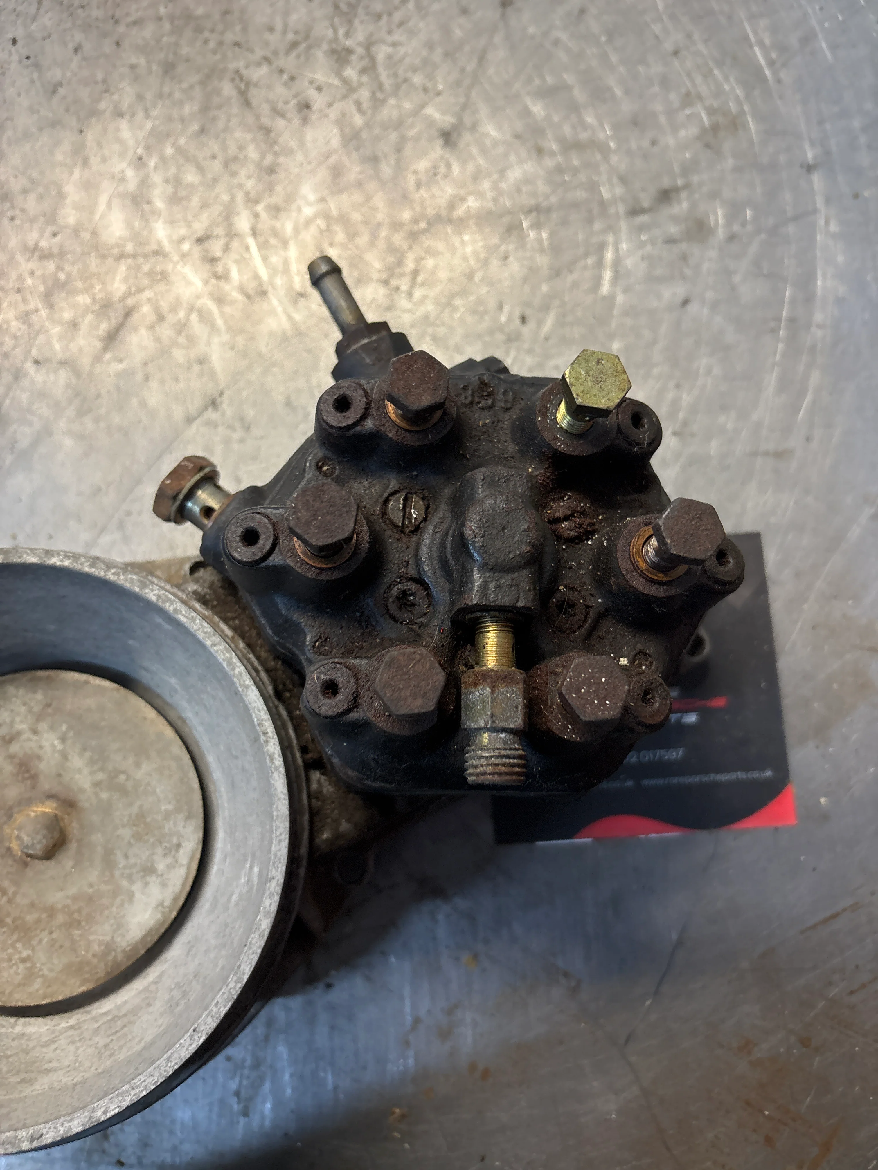 Porsche 911S 2.7, Fuel Distributor with electrohydraulic actuator and air flow meter, used 0438120004 / 0438100006 - Image 6