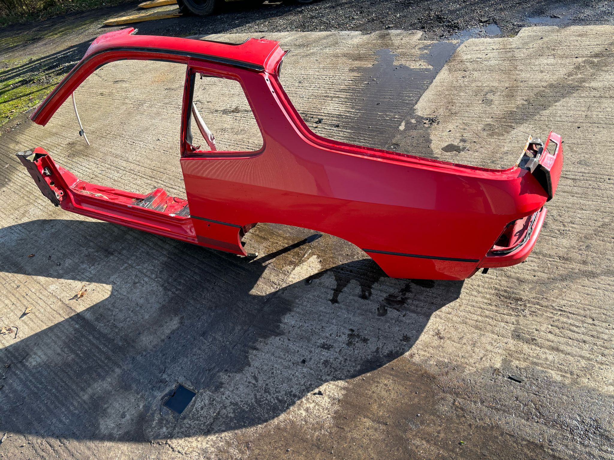 Porsche 924 1983 left side cut, rear fender with sill