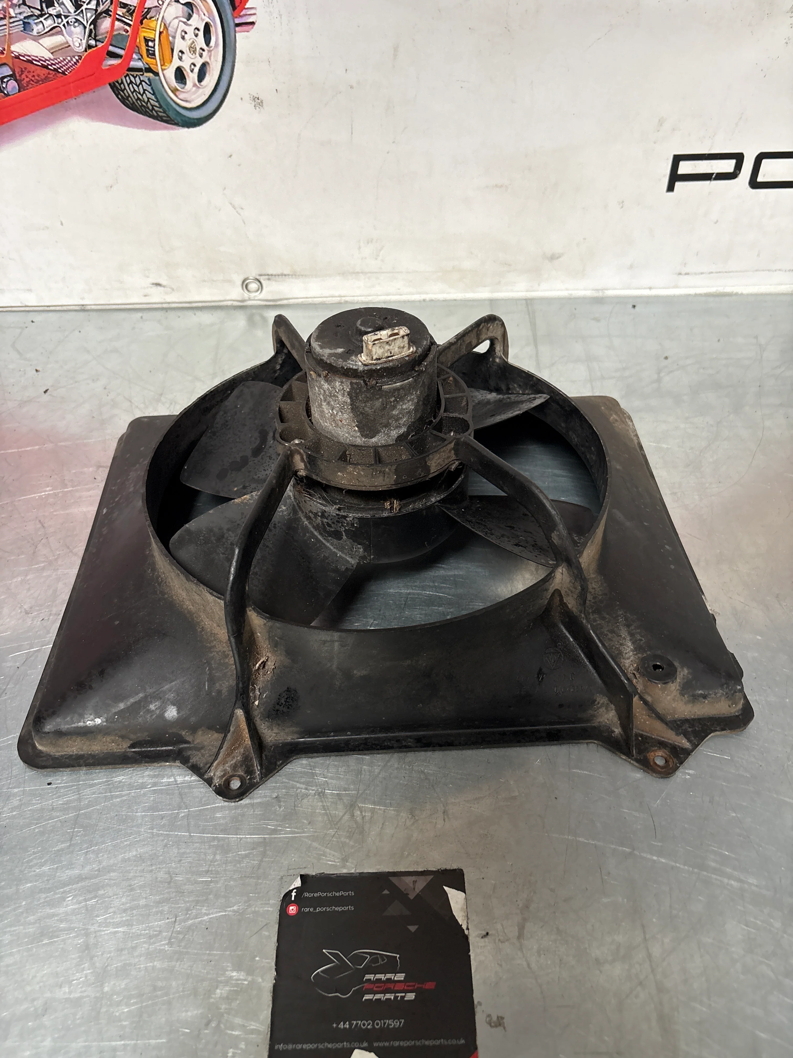 Porsche 924 2.0 NA / 924 Turbo used cooling radiator fan with surround 477121207C / 477959455C used