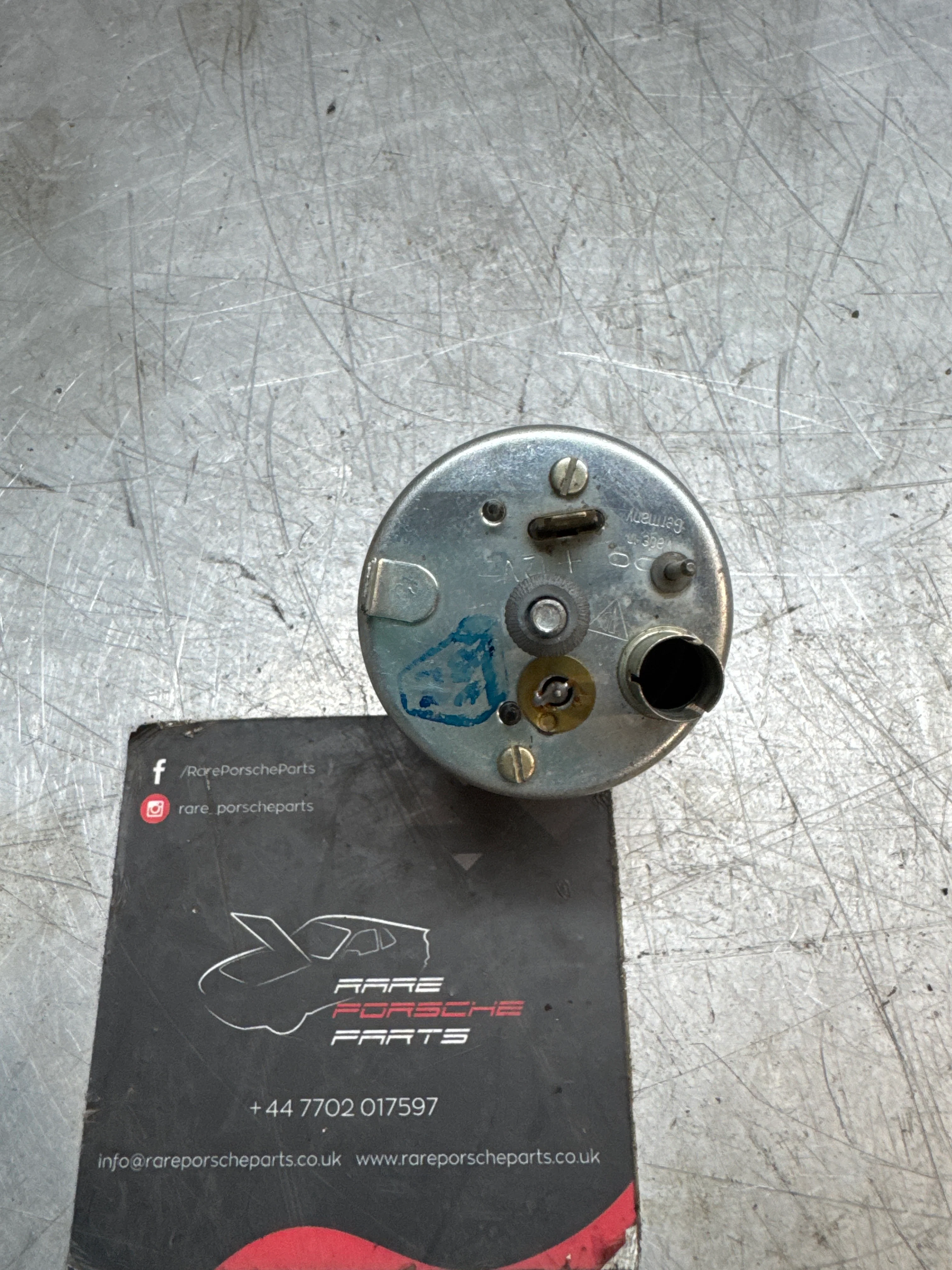 Porsche 924 2.0 N/A early clock for centre console 477919211 used - Image 3
