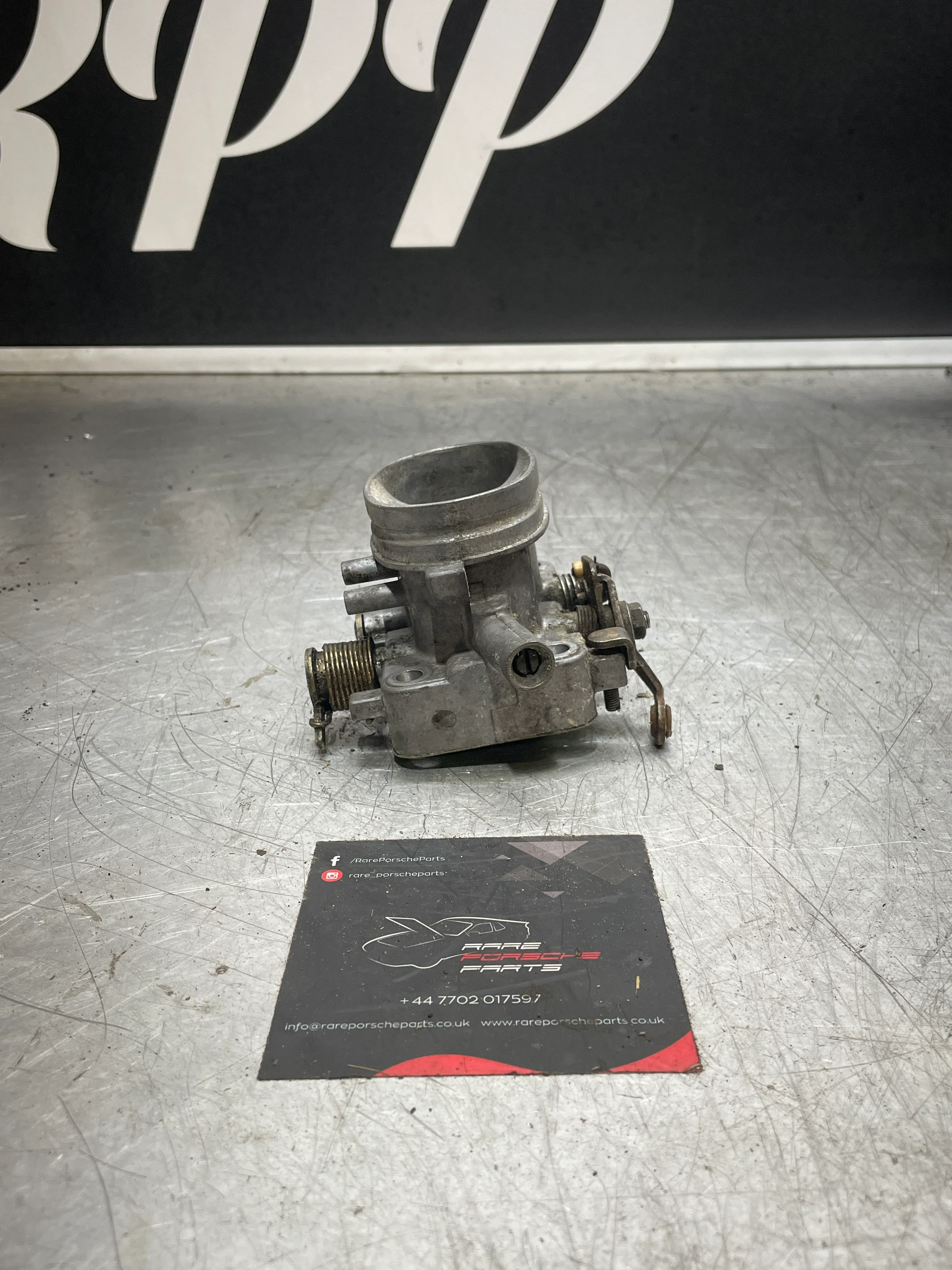 Porsche 924 2.0 Turbo throttle body 93111006105, used