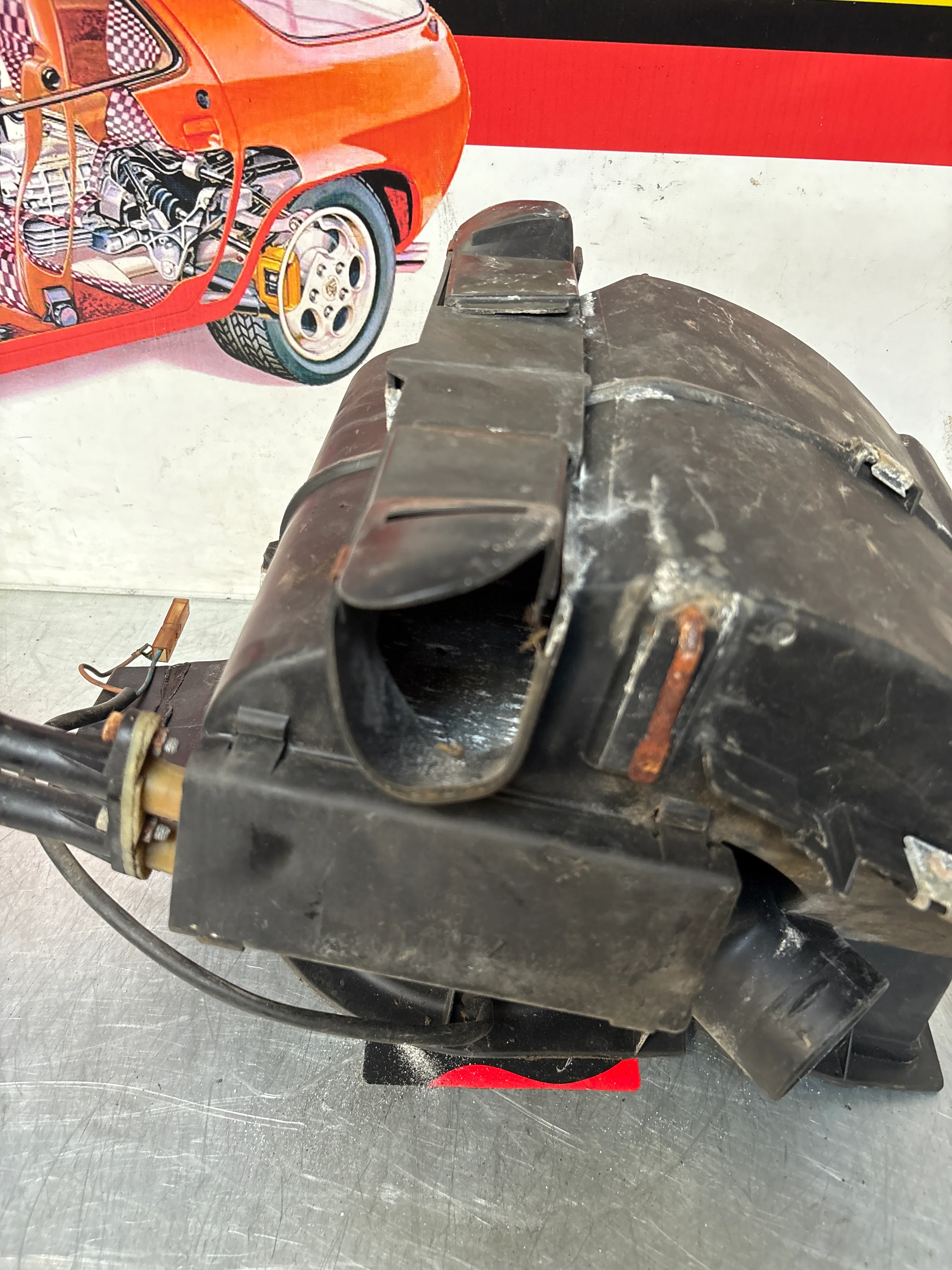 Porsche 924 76-79 heater blower fan assembly, complete with fan 321819096 / 823819096A / 321819095 / 823819095 used - Image 8