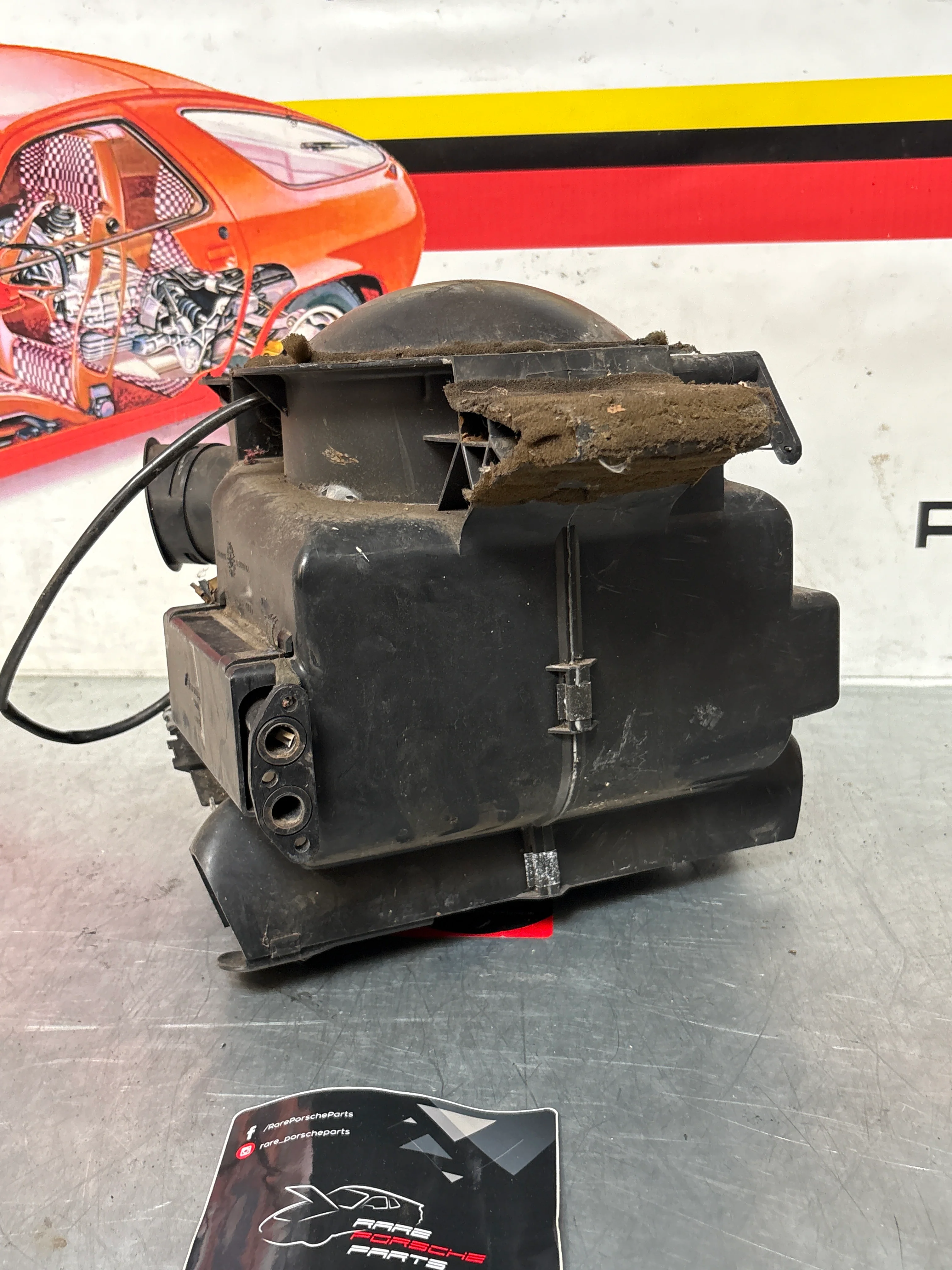 Porsche 924 76-79 heater blower fan assembly, complete with fan 321819096 / 823819096A / 321819095 / 823819095 used - Image 4