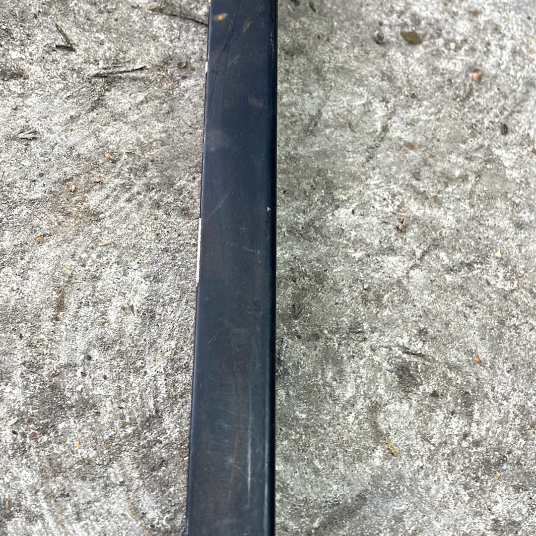 Porsche 924 944 windscreen trim right 477853020 - Image 4